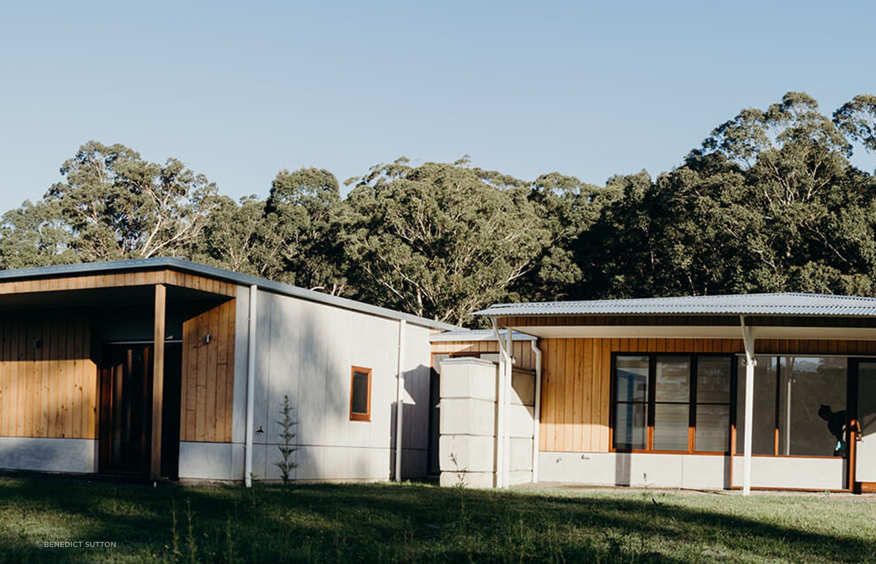 DOORALONG HOUSE