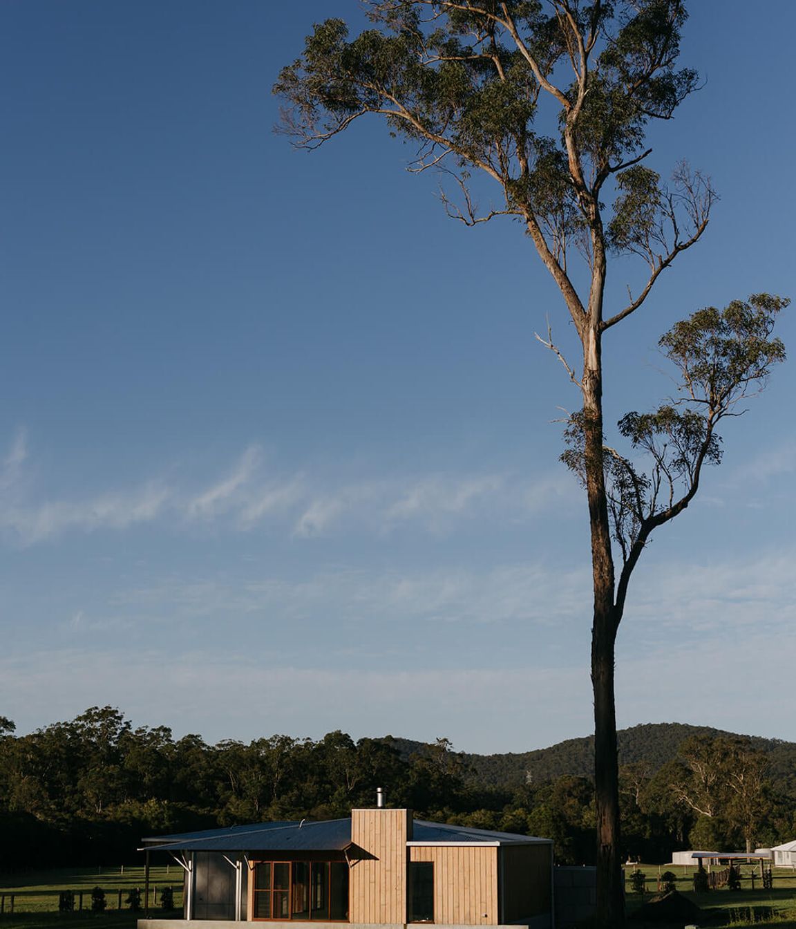 DOORALONG HOUSE