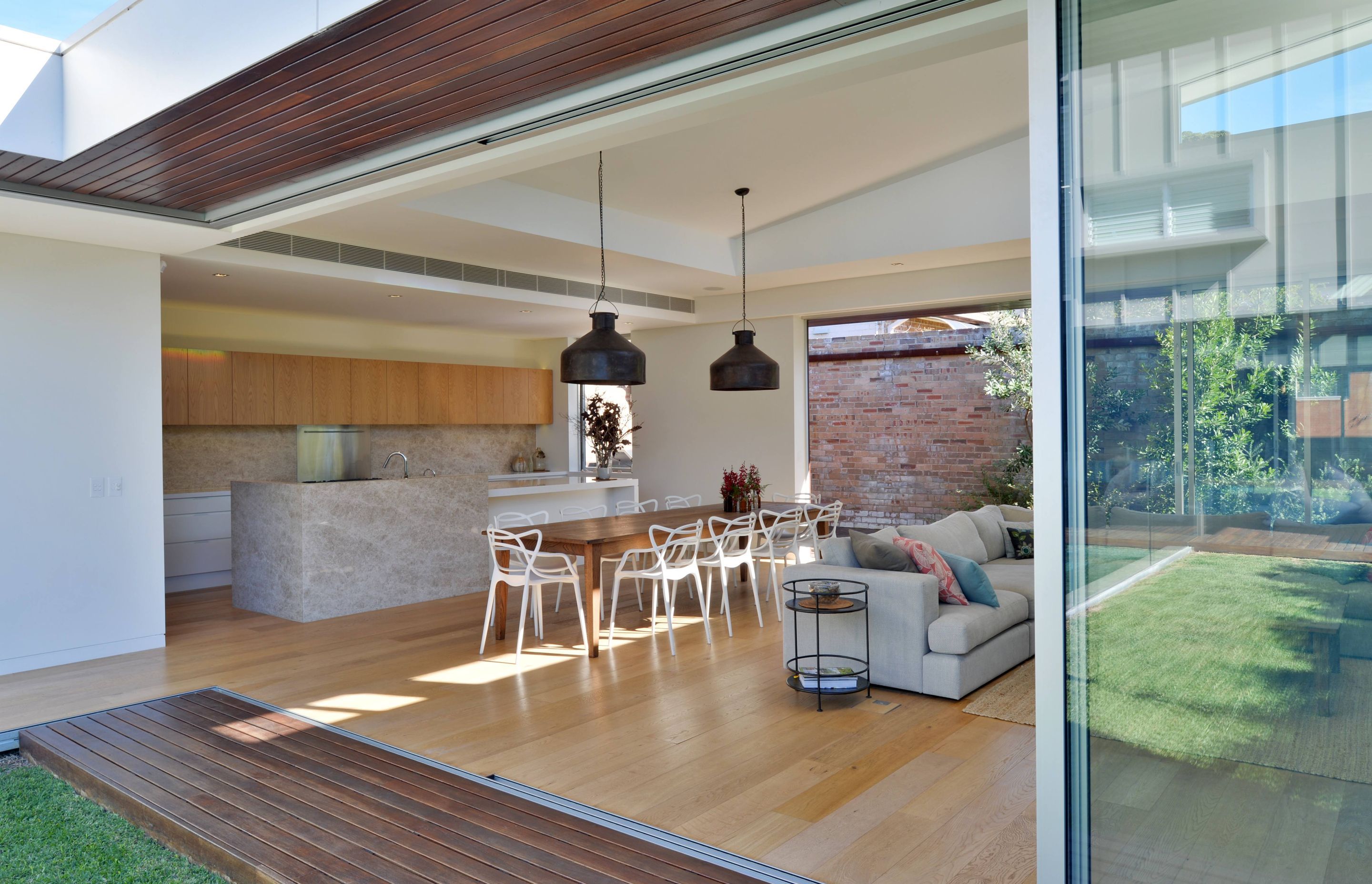 Carter St Bronte