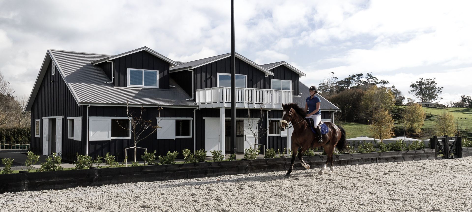 Karaka barn with stables banner