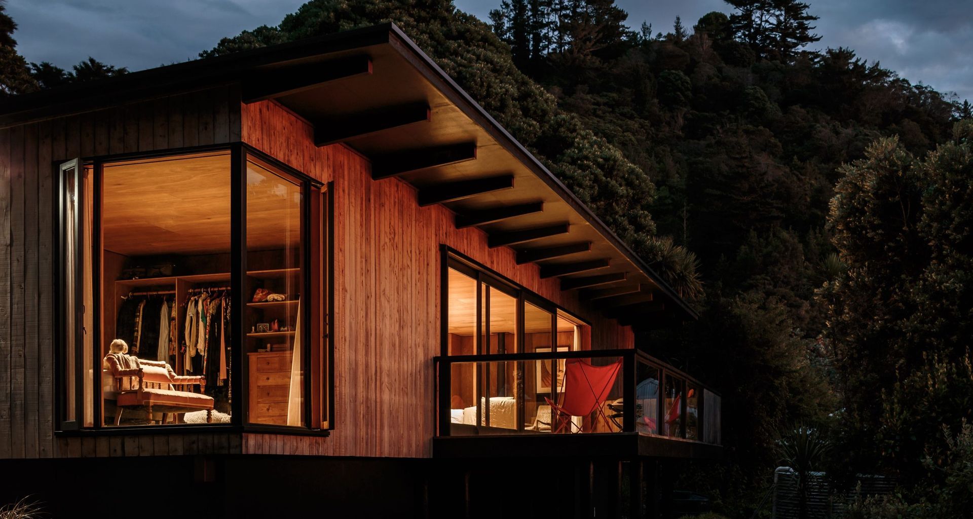 Off the Grid – Coastal Retreat banner