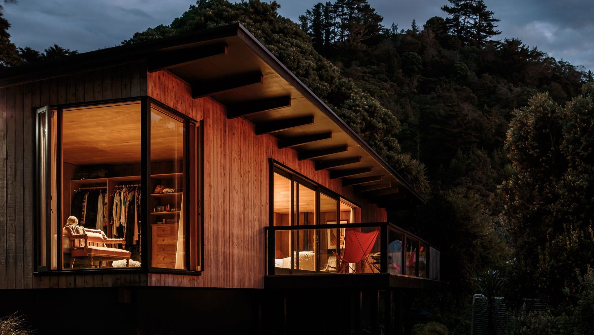 Off the Grid – Coastal Retreat banner