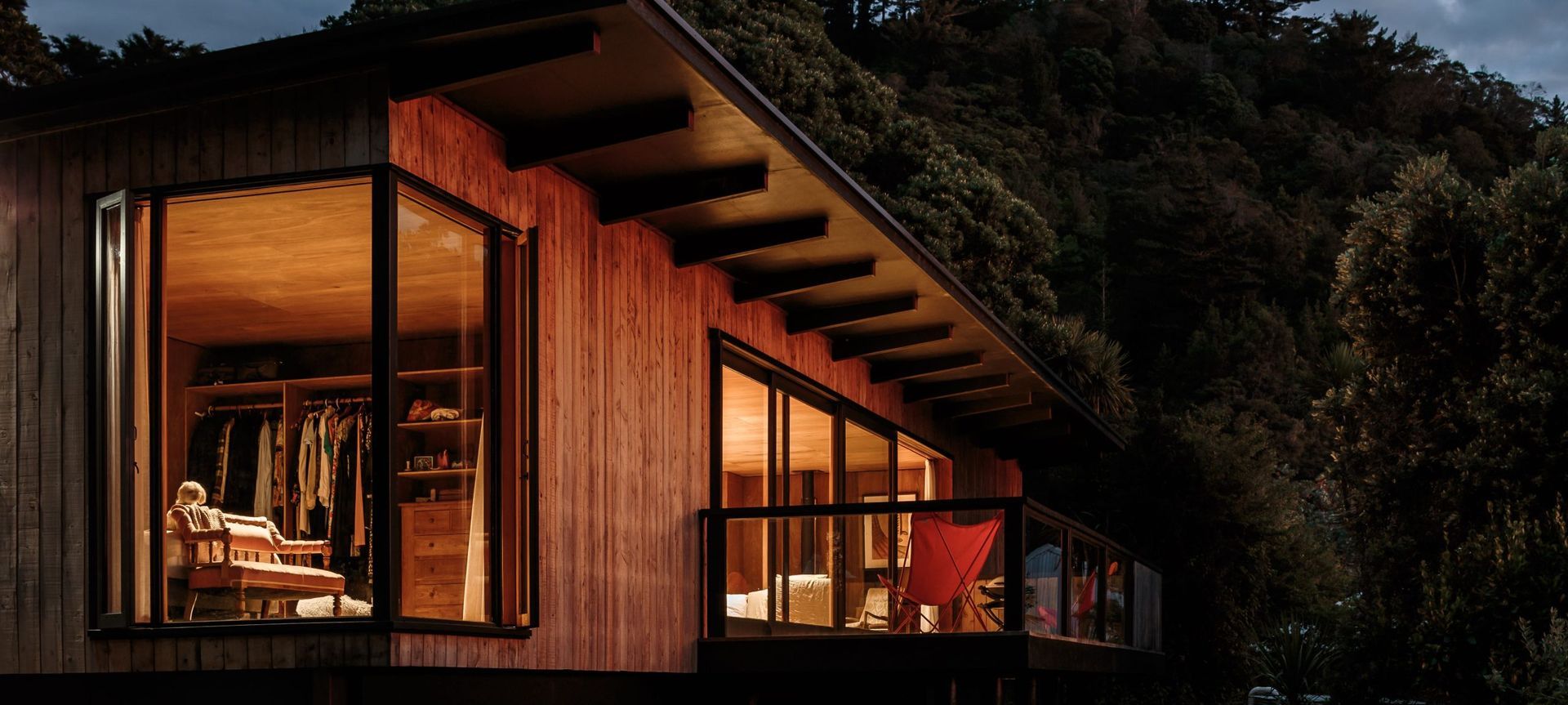 Off the Grid – Coastal Retreat banner