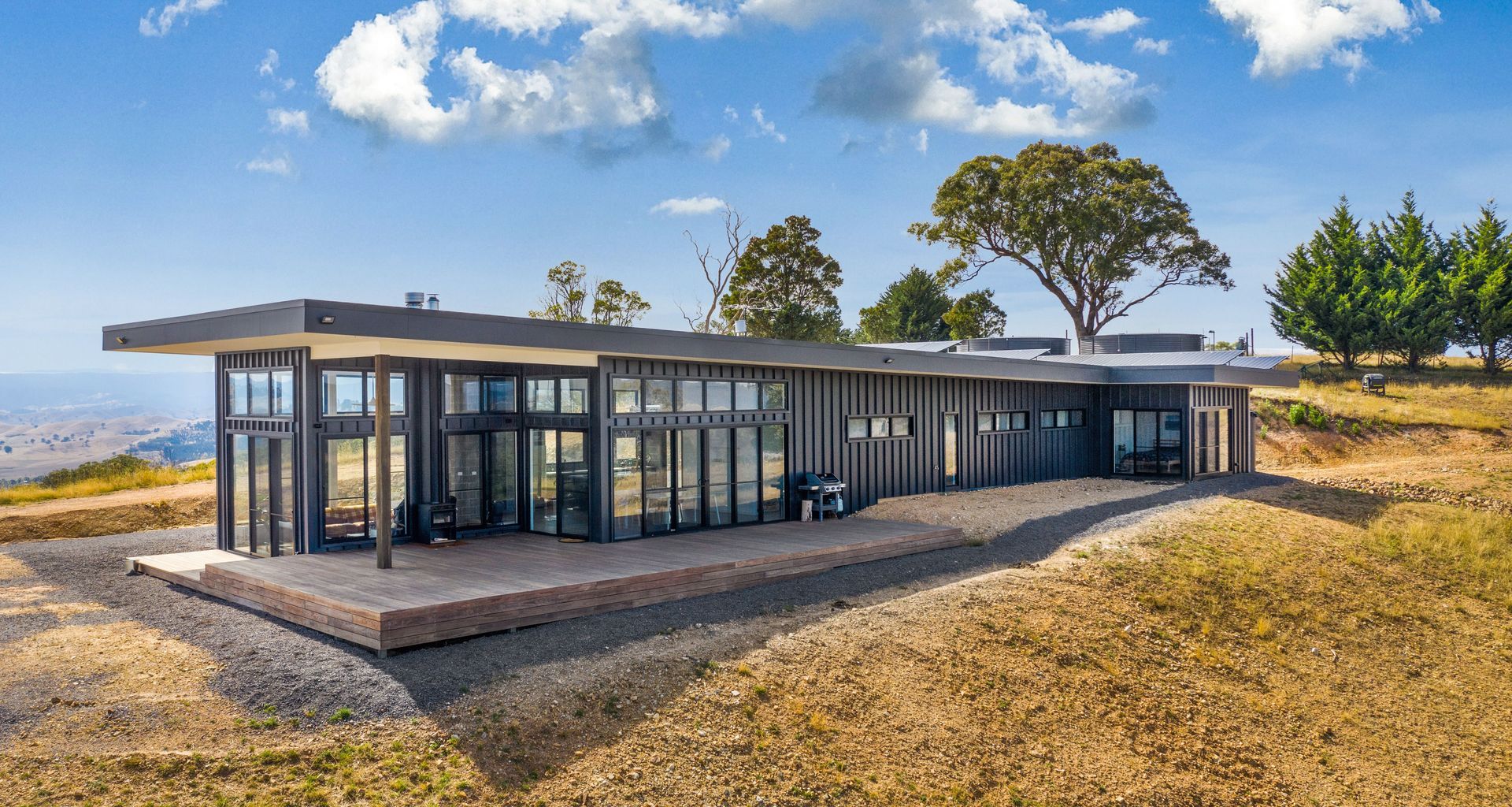 Off-Grid Lifestyle Home banner