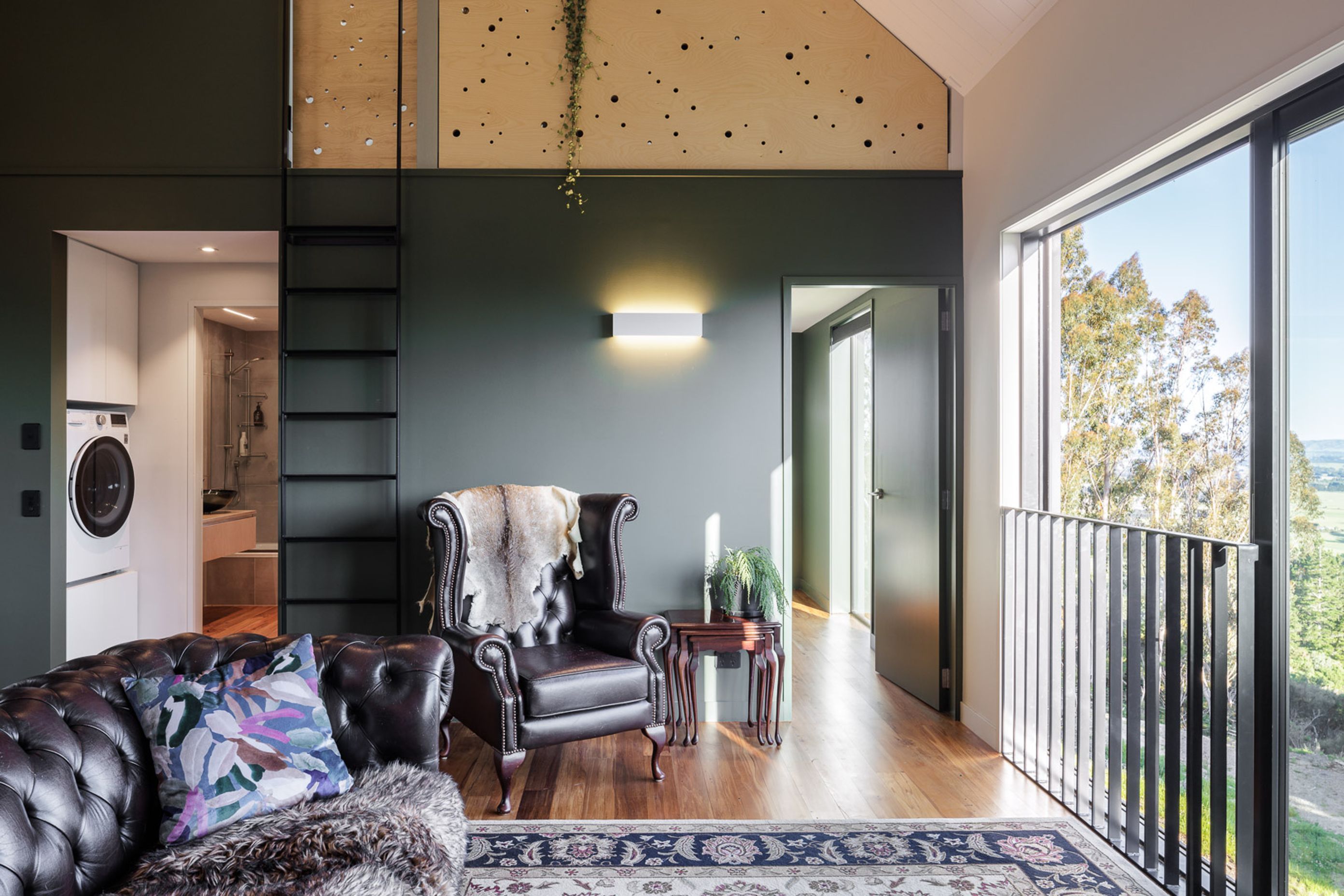 Off the Grid home - Featherston