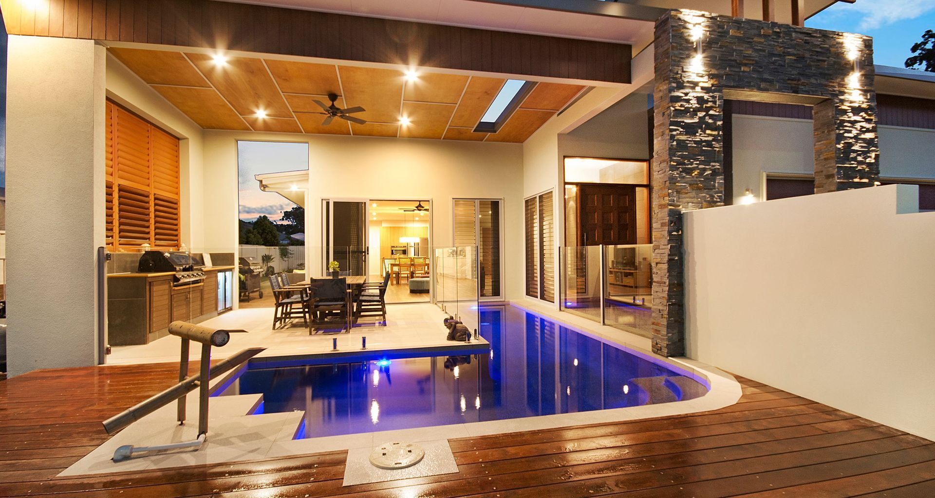 Pelican Waters New Build banner