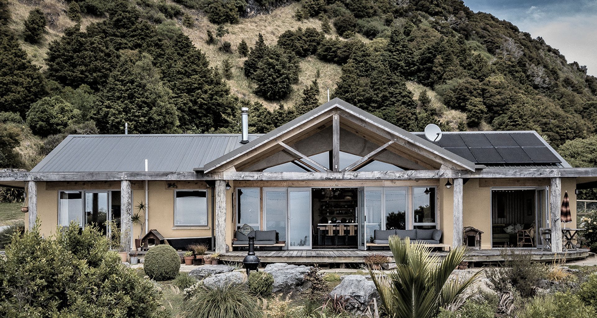 Clifftop House banner