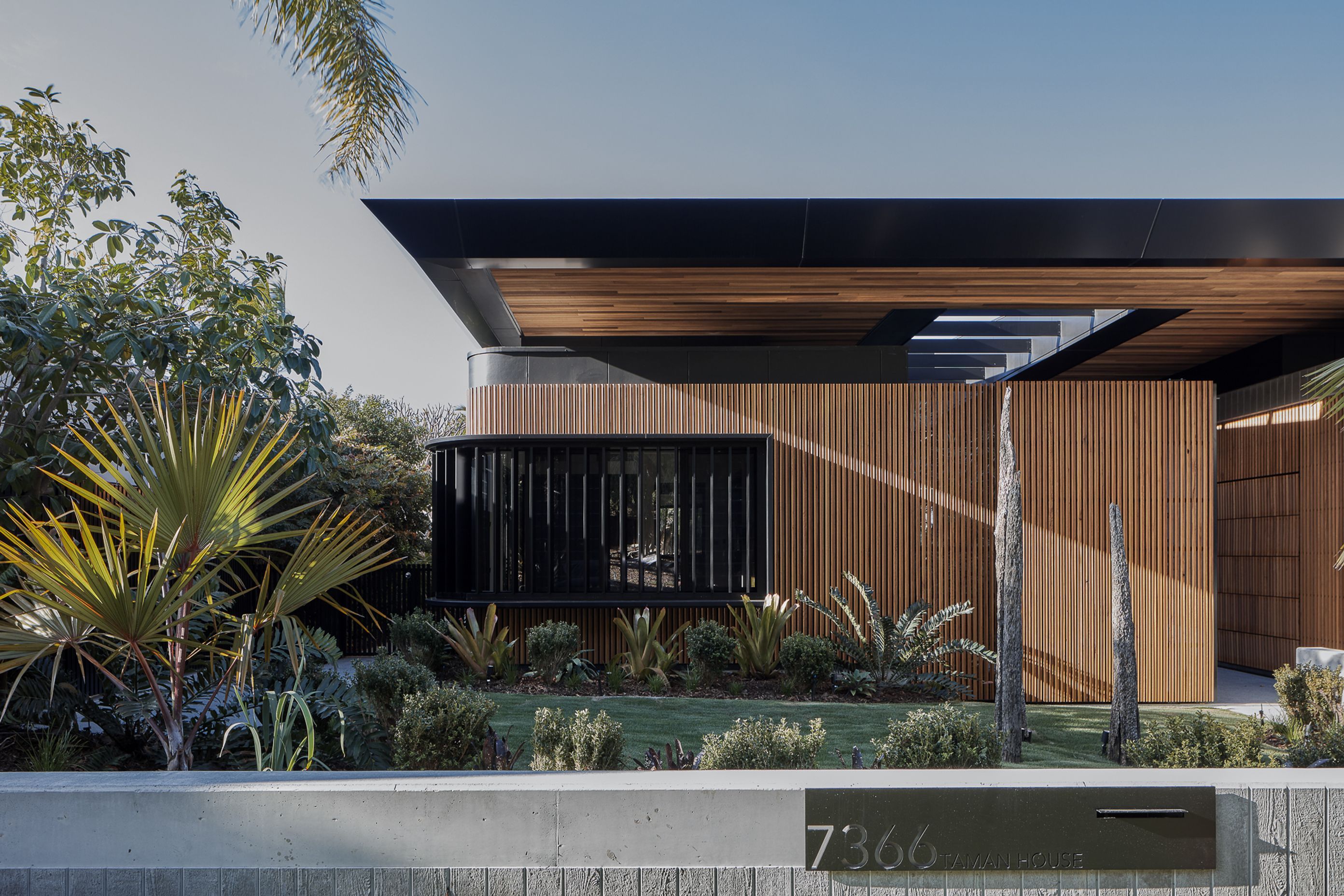 Sanctuary-Cove-Residence01-2.jpg
