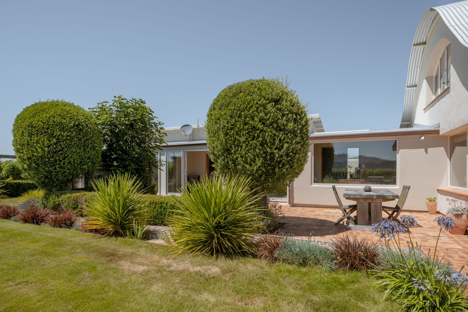 Straw-Lodge-Websize-4.jpg