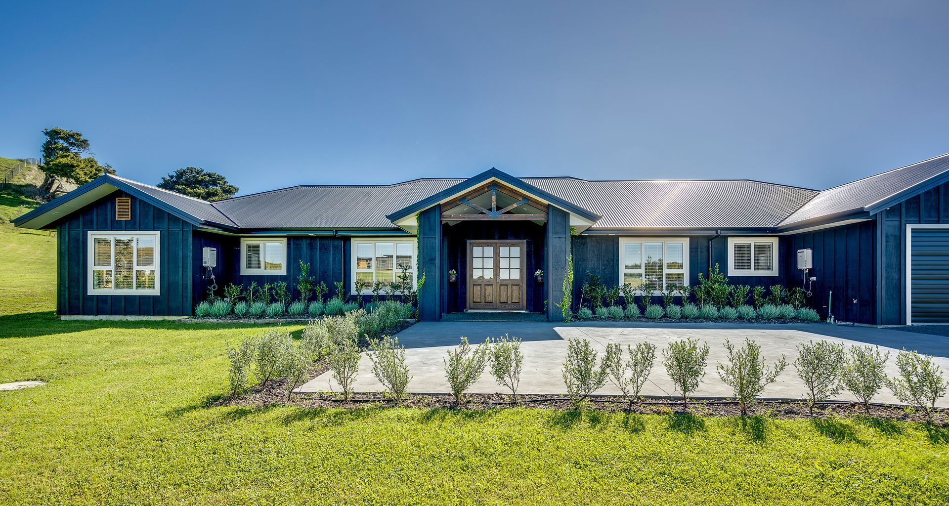 COUNTRY RETREAT banner