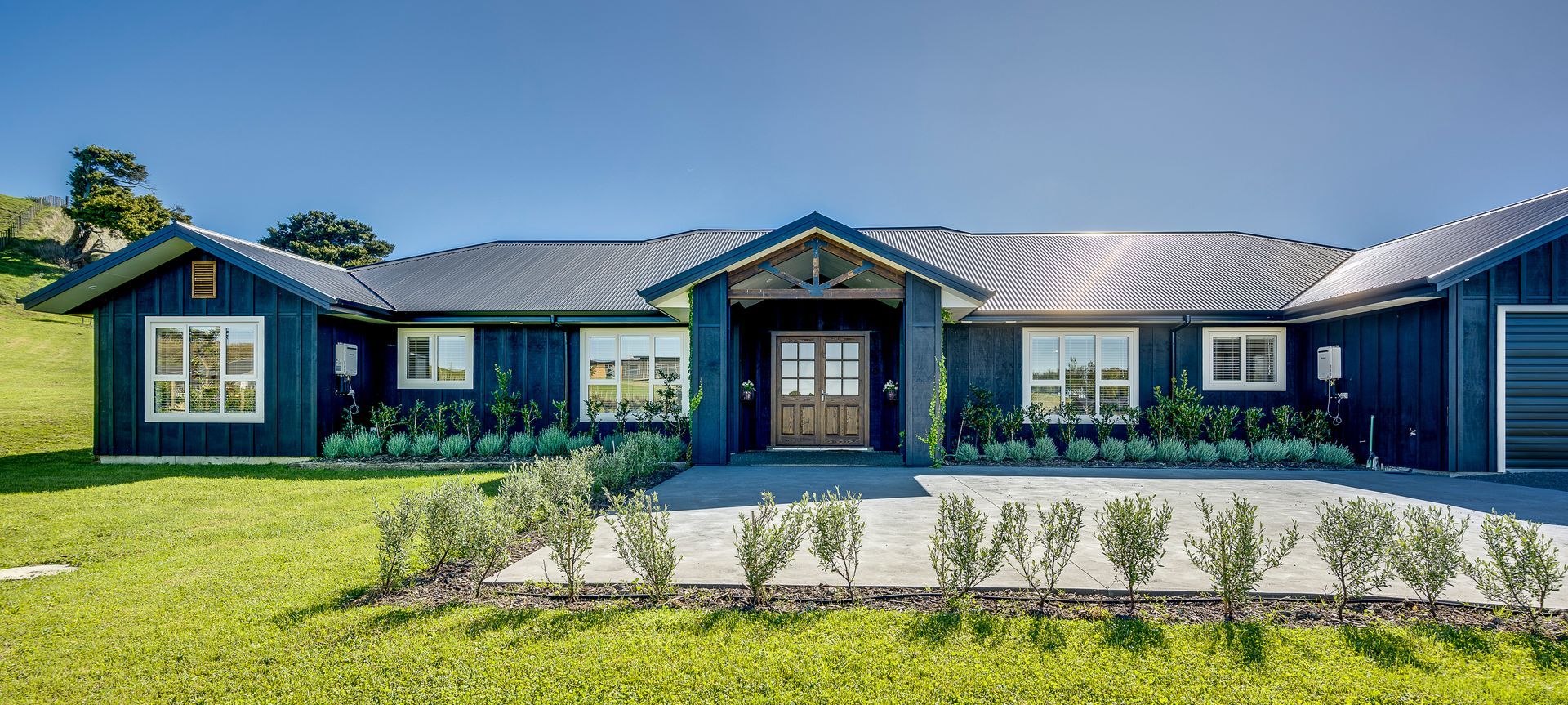 COUNTRY RETREAT banner