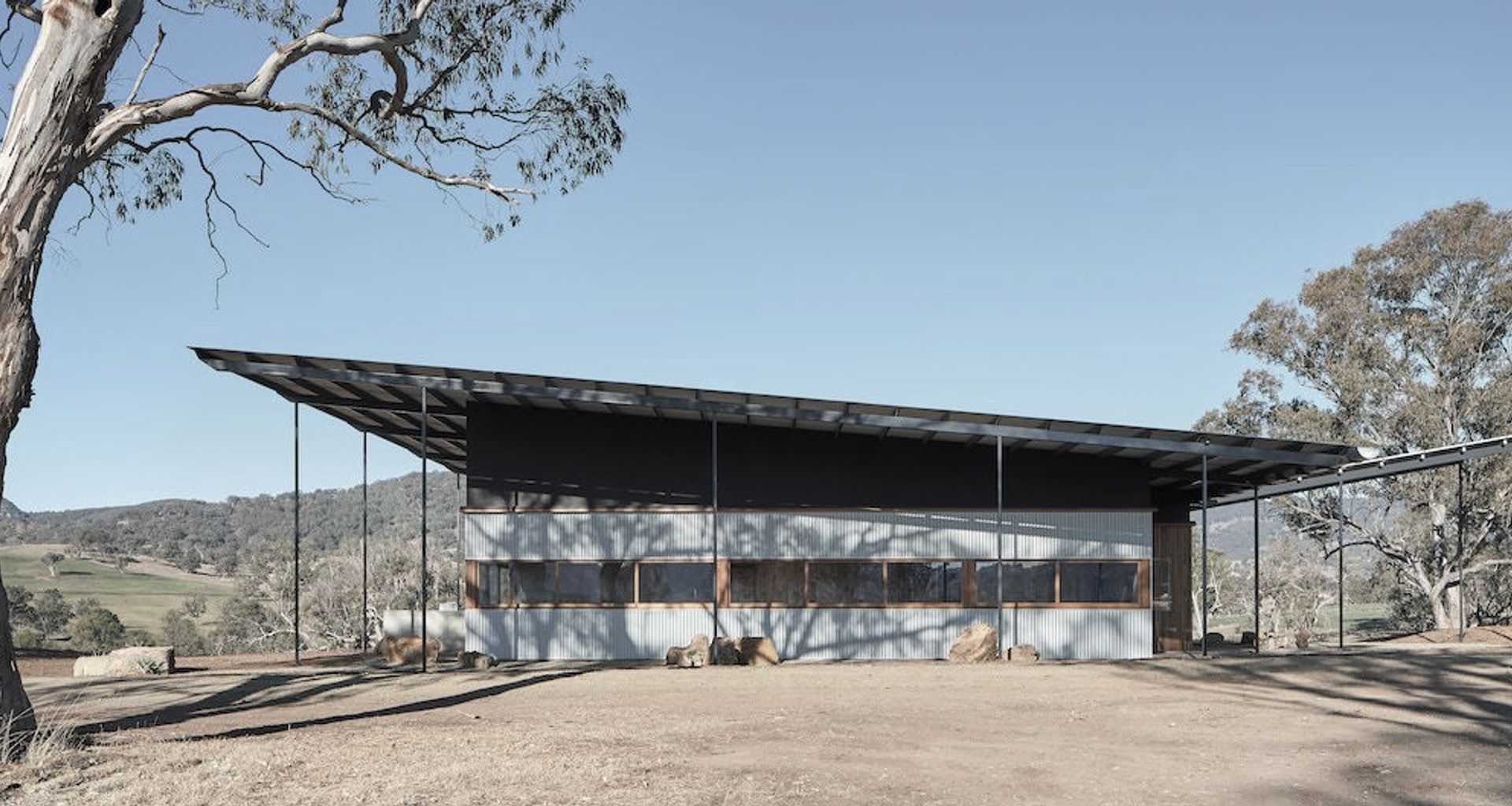 Upside Down Akubra House banner