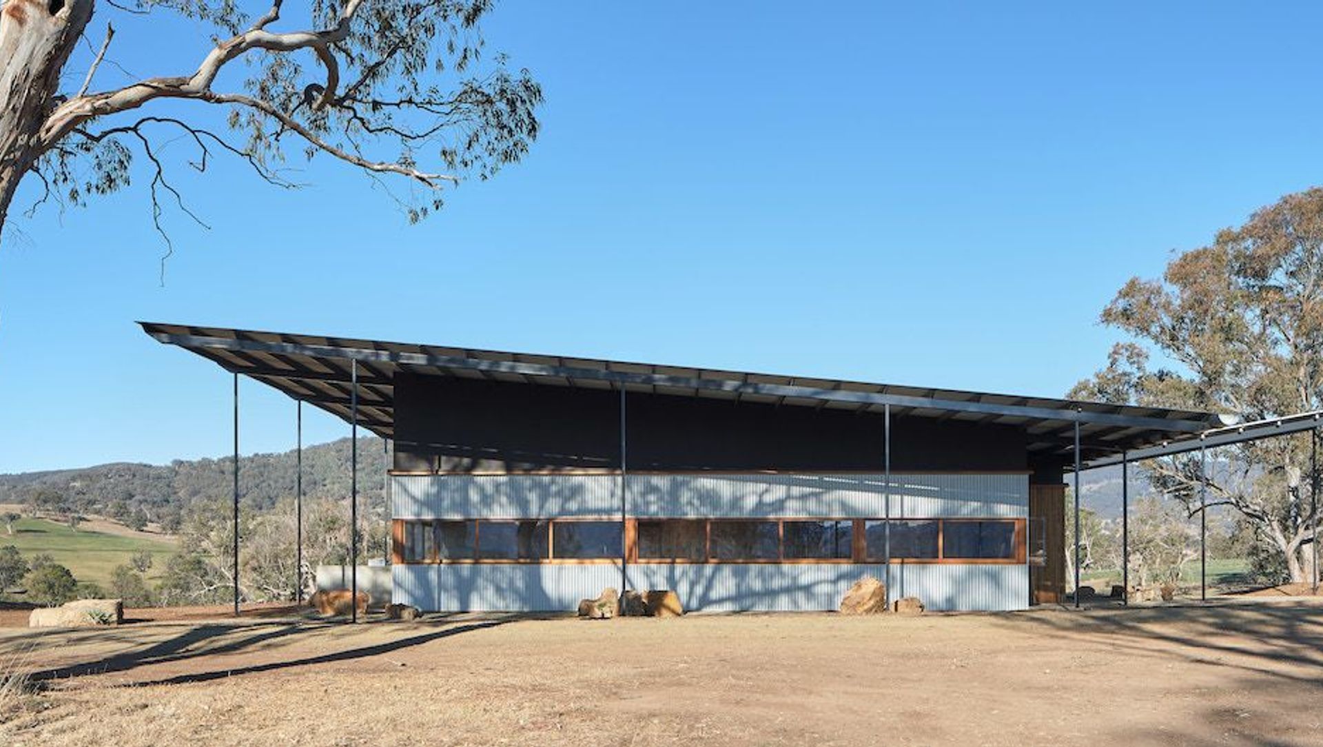 Upside Down Akubra House banner