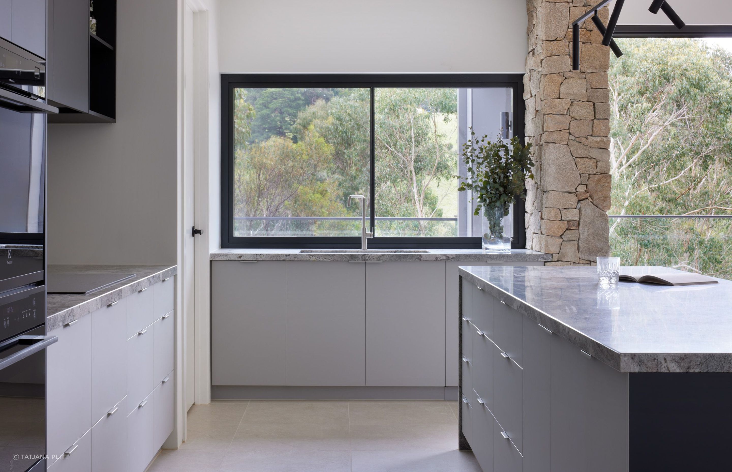 Whisker-ArchitectureHillside-HomeTatjana-Plitt581.jpg