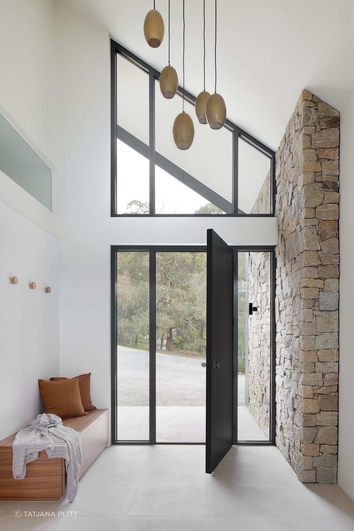 Whisker-ArchitectureHillside-HomeTatjana-Plitt679.jpg
