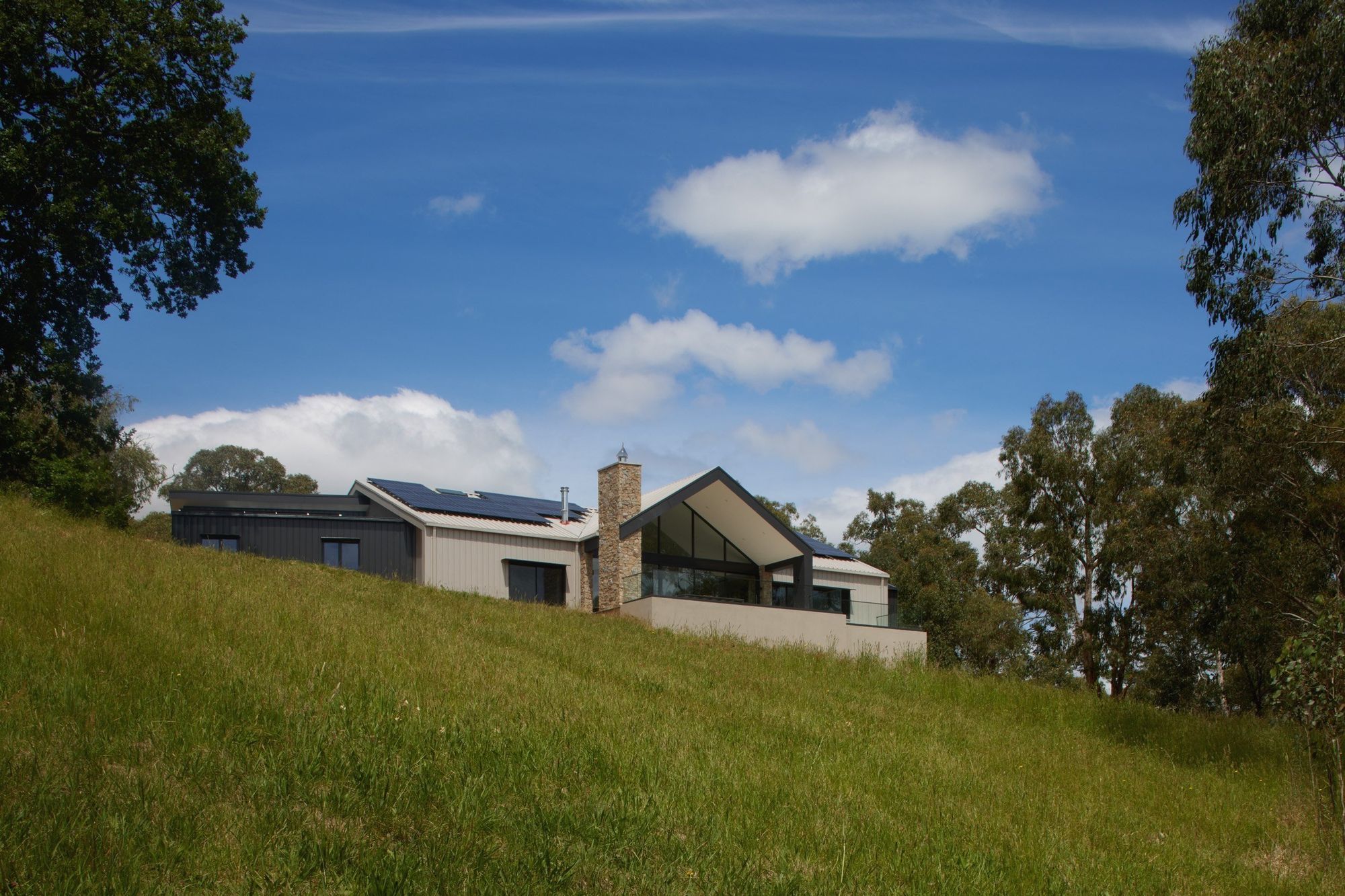 WhiskerArchitectureHillsideHomeTatjanaPlitt208.jpg