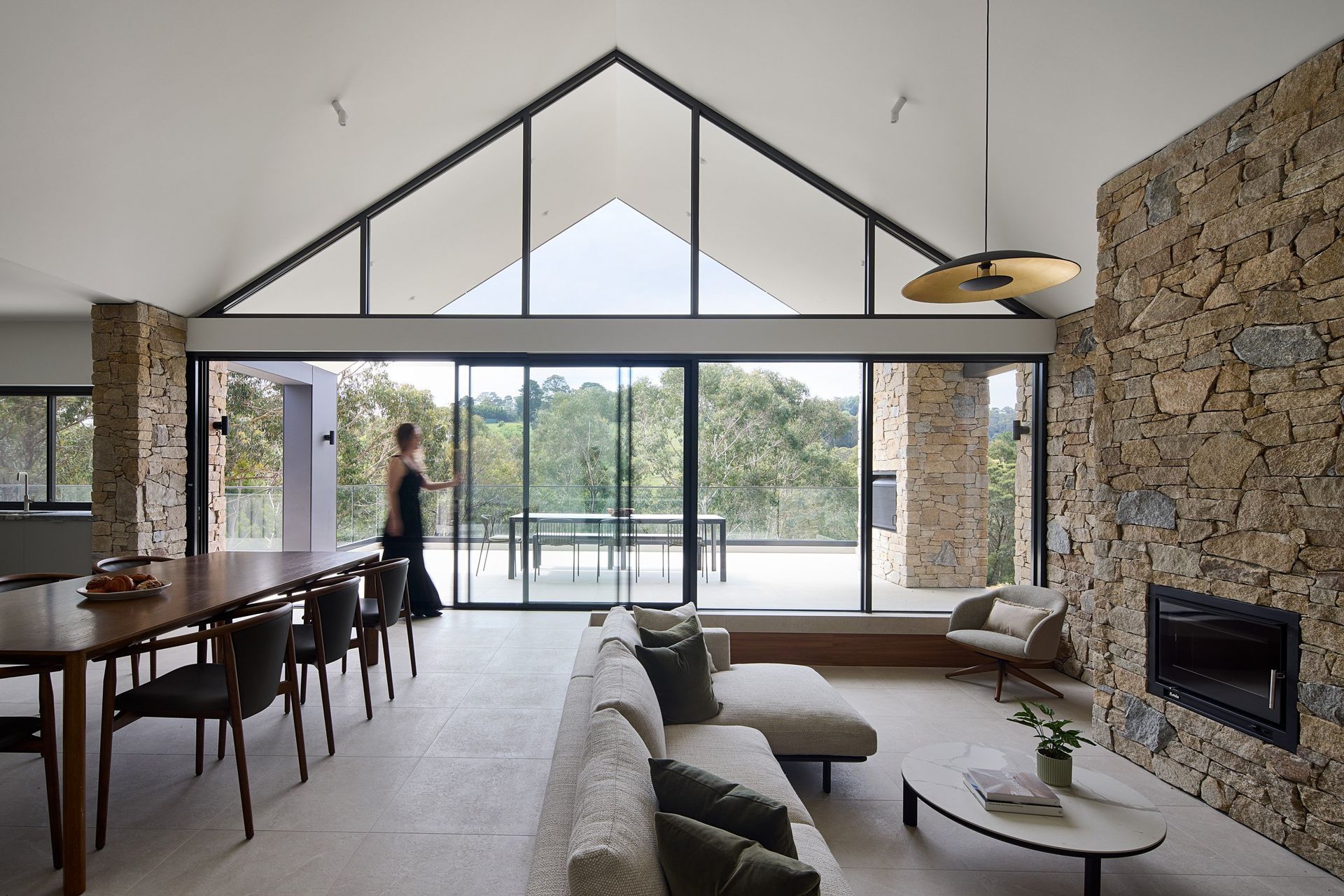 WhiskerArchitectureHillsideHomeTatjanaPlitt479.jpg