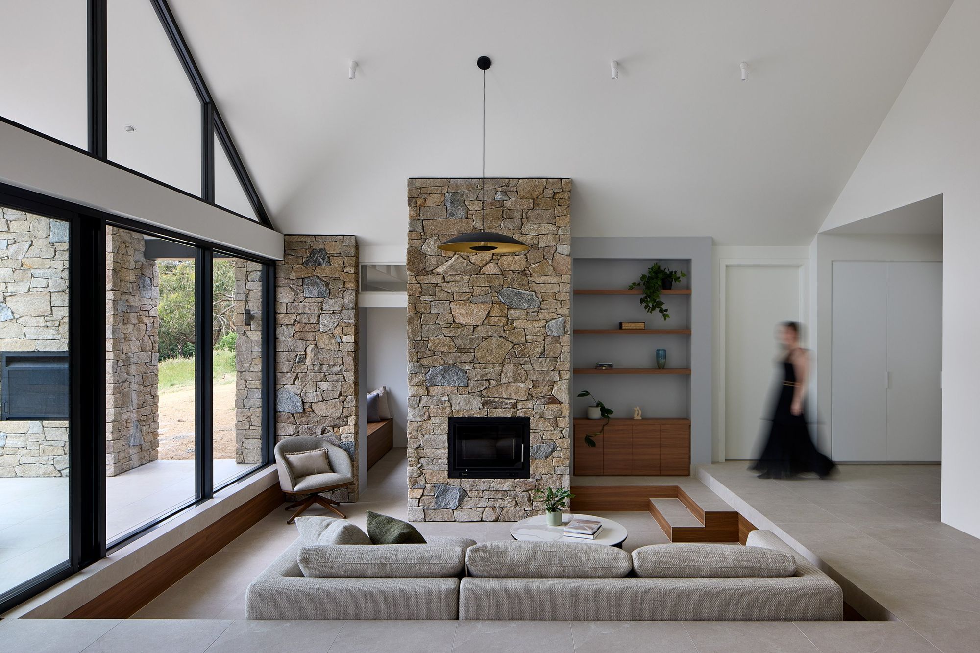 WhiskerArchitectureHillsideHomeTatjanaPlitt601.jpg