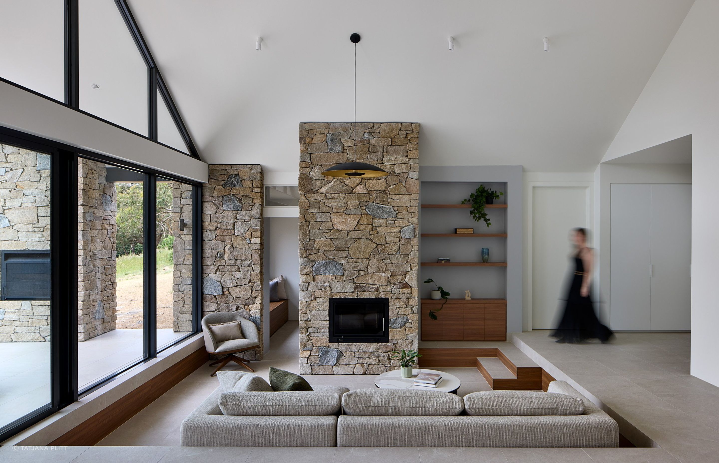 WhiskerArchitectureHillsideHomeTatjanaPlitt601.jpg