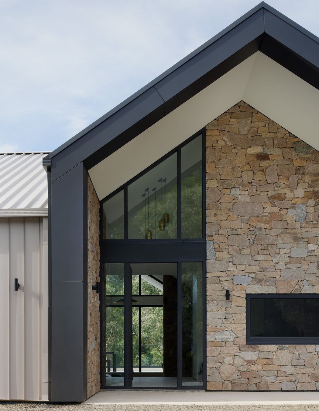 WhiskerArchitectureHillsideHomeTatjanaPlitt737.jpg