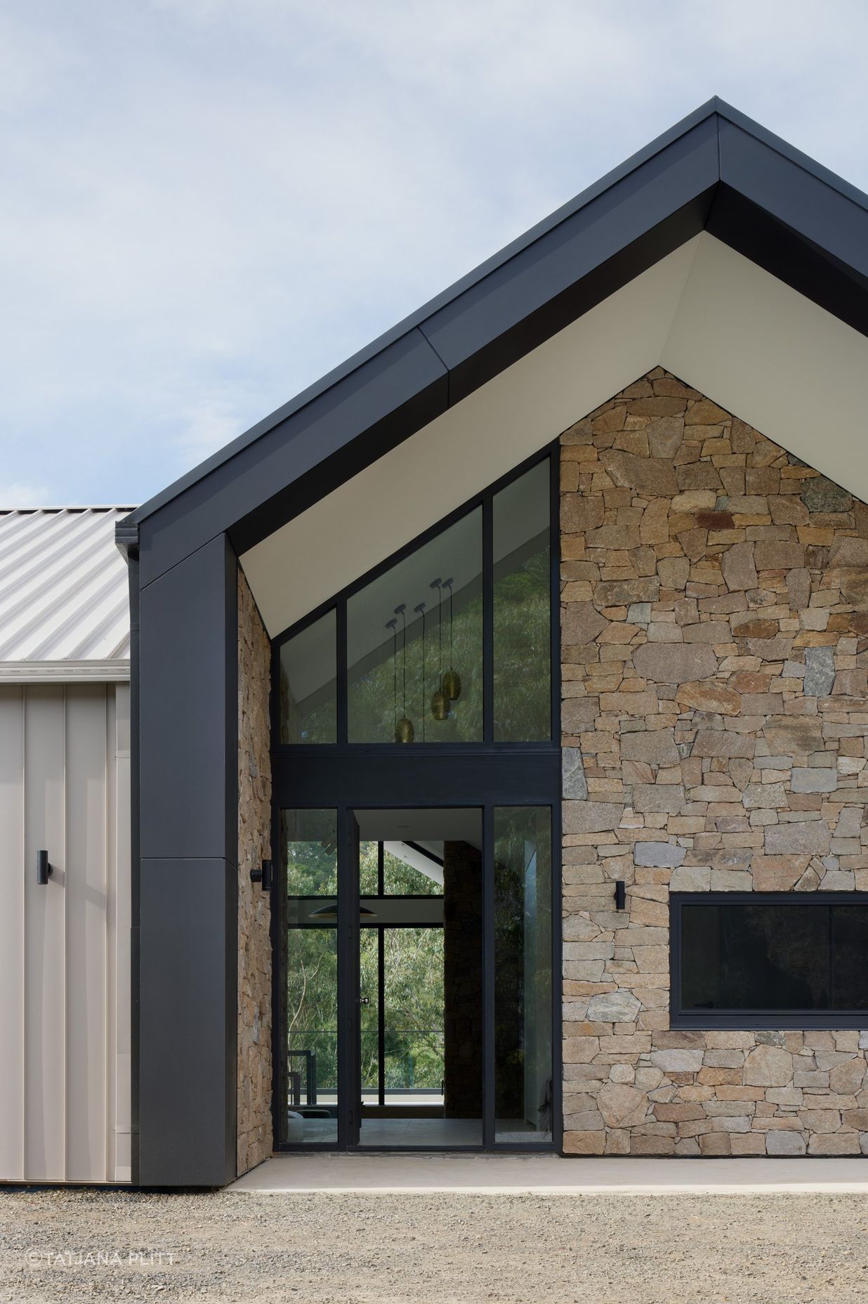 WhiskerArchitectureHillsideHomeTatjanaPlitt737.jpg