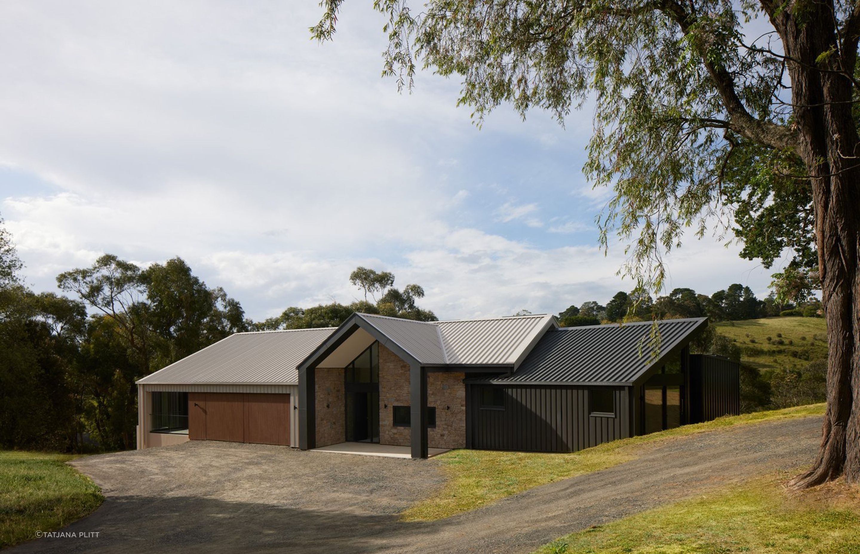 WhiskerArchitectureHillsideHomeTatjanaPlitt749.jpg