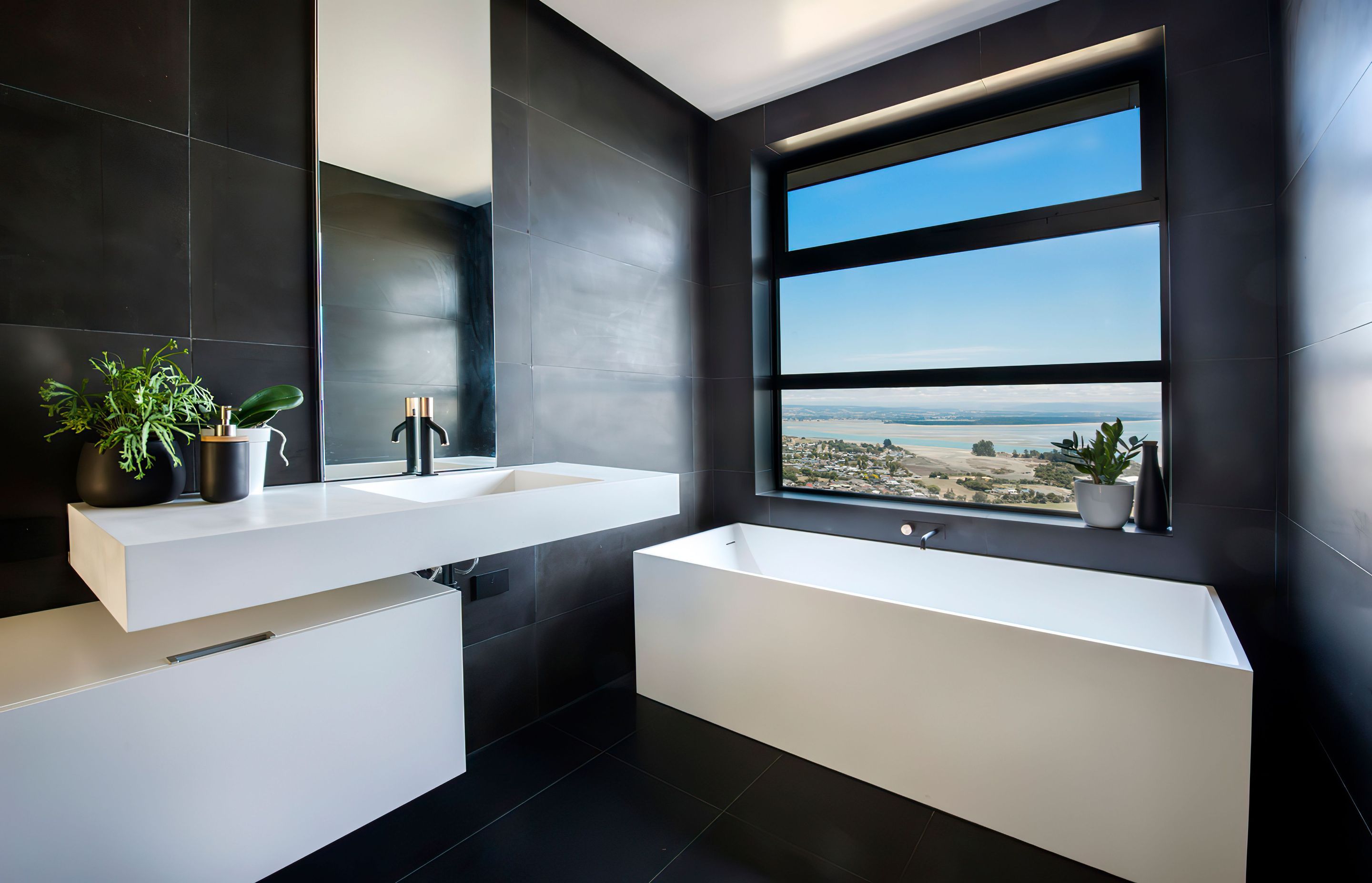 buildmeBellevue-House5-gigapixel-standard-scale-370x.jpg