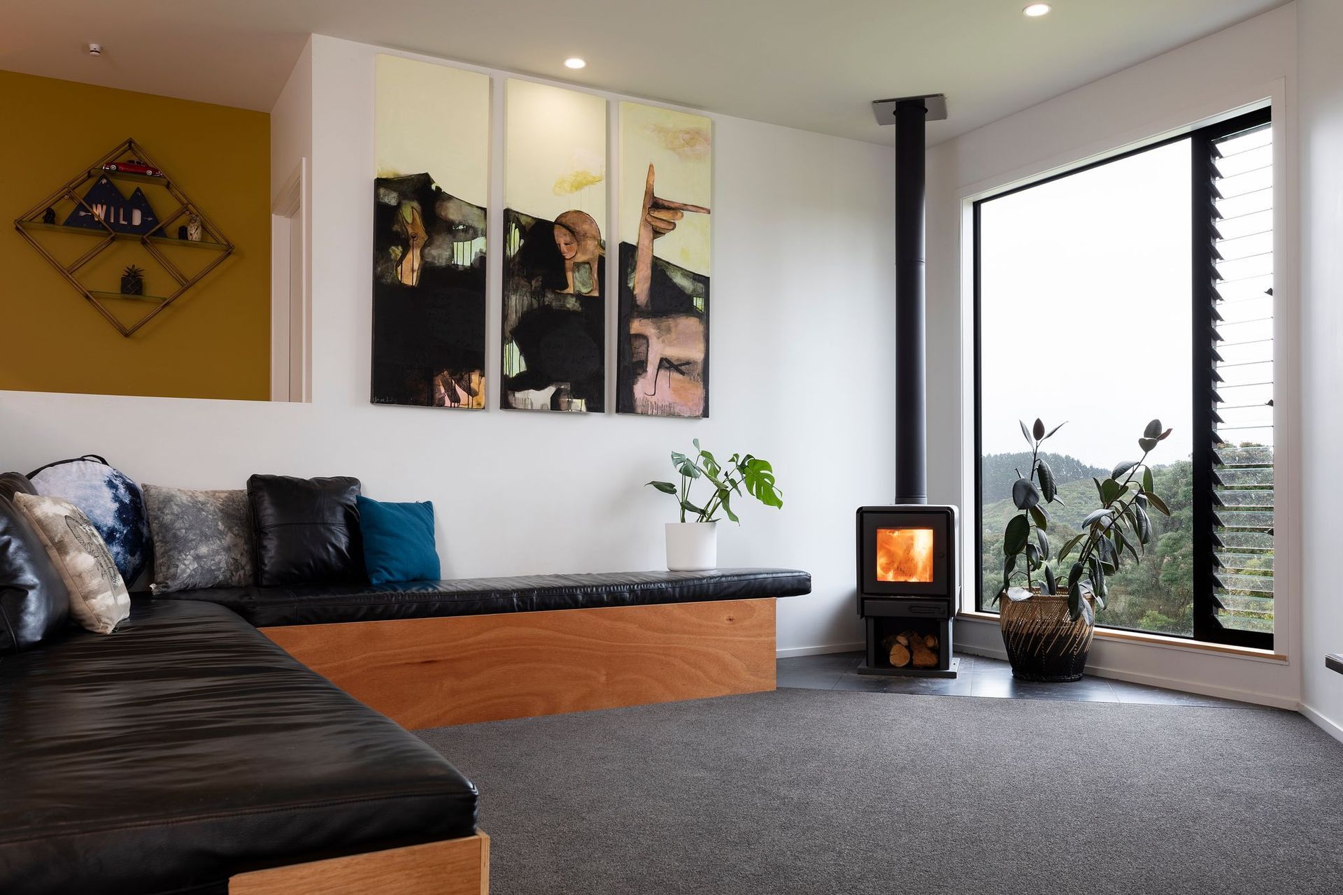 The small, sunken lounge features built-in seating and acts a snug, comfortable retreat from the sometimes tempestuous west coast conditions.