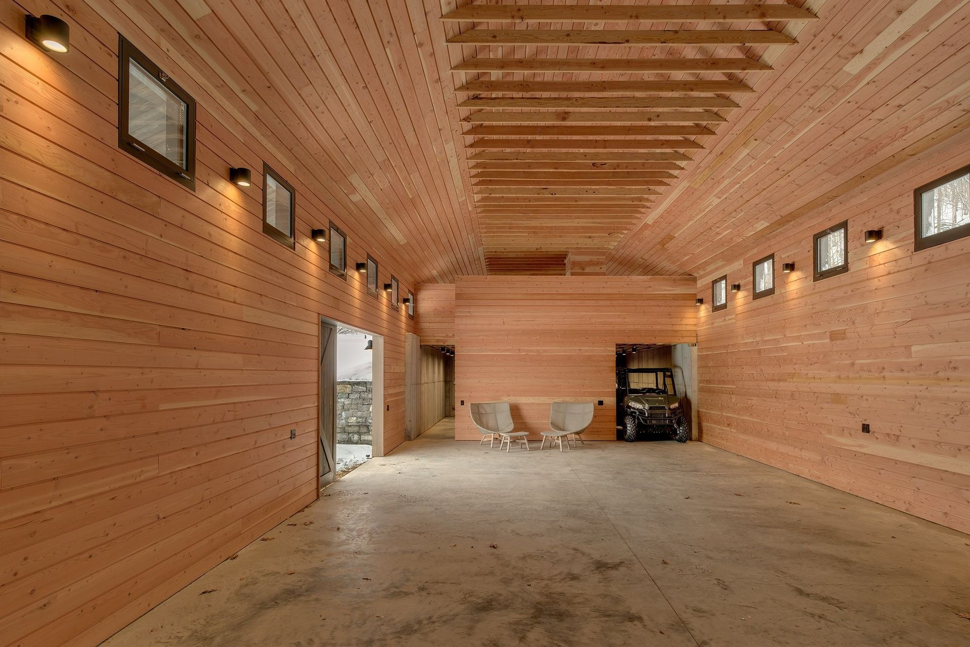 imgi109RangrStudioValleyBarn3.jpg