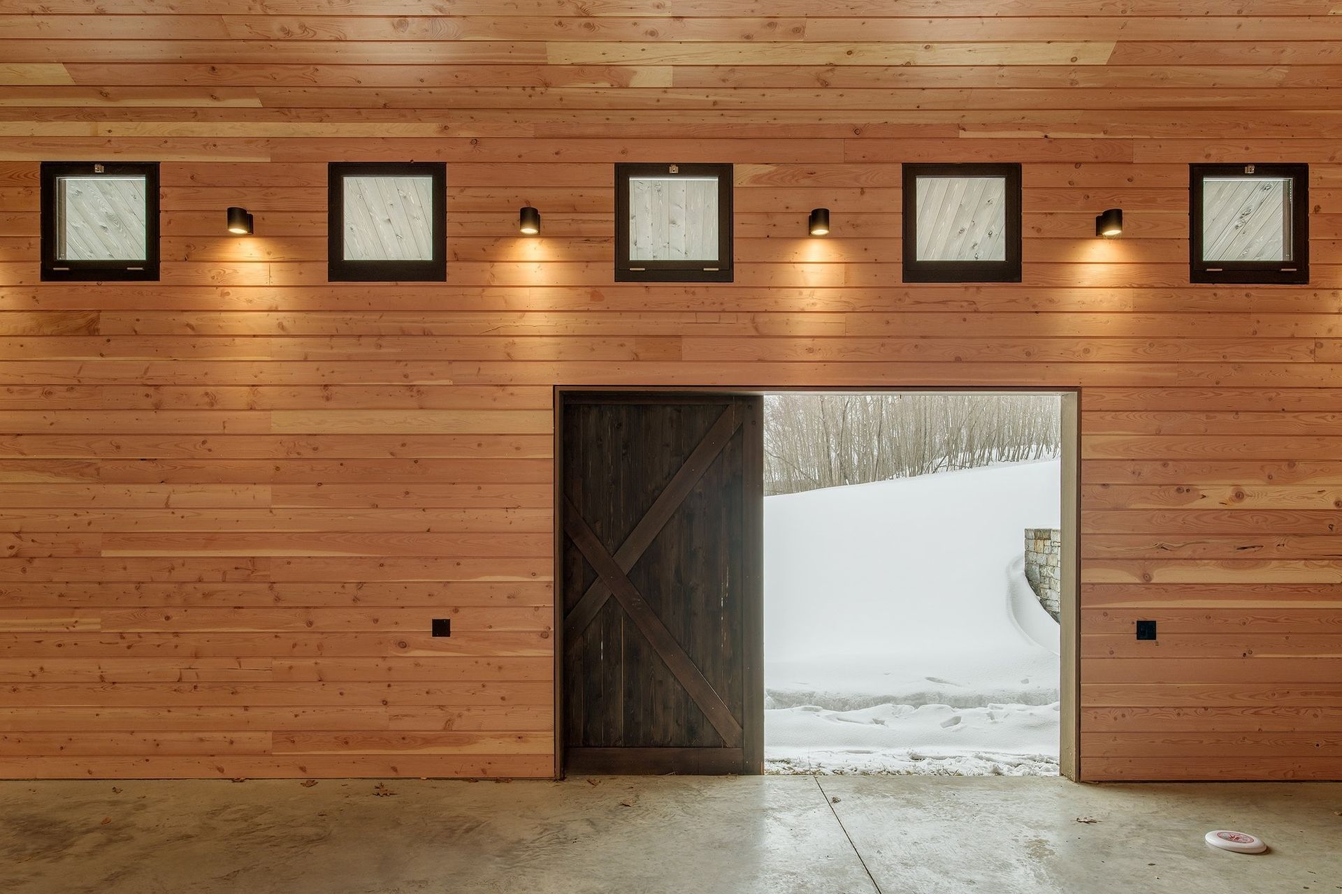 imgi110RangrStudioValleyBarn4.jpg
