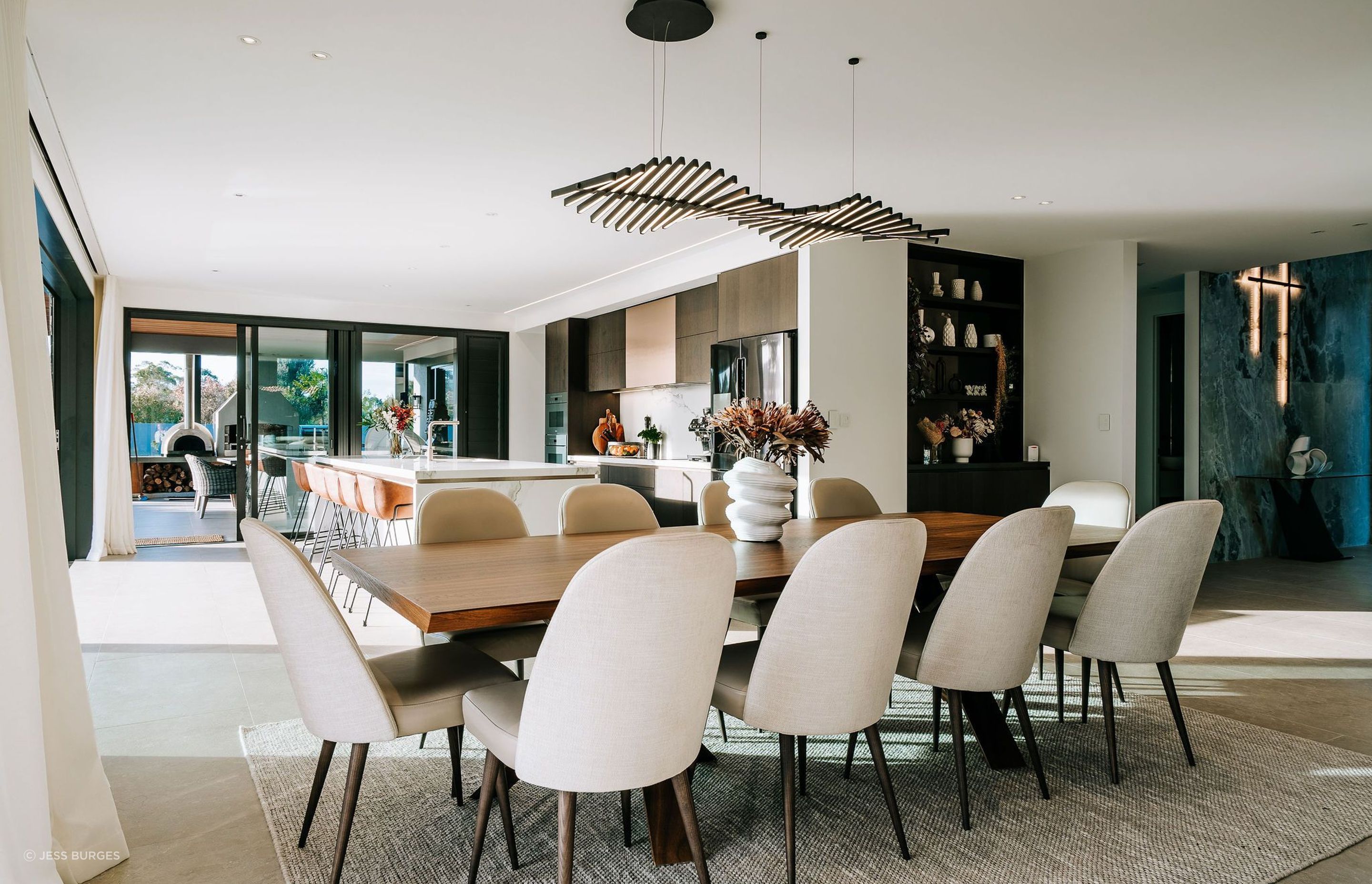 karikari-peninsula-residence-arcline-architecture-dining-kitchen-light.jpg