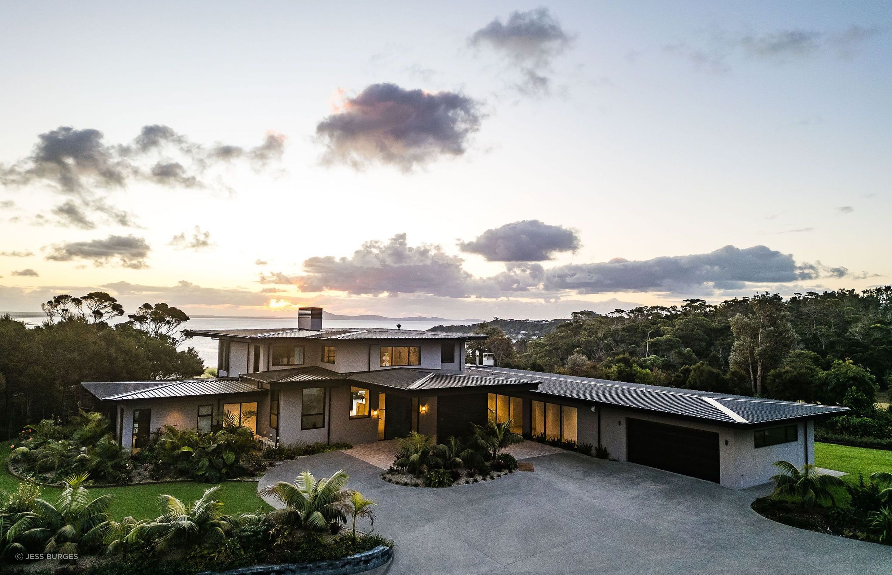 large-seaside-coastal-architecture-new-zealand-arcline-design-1-v3.jpg