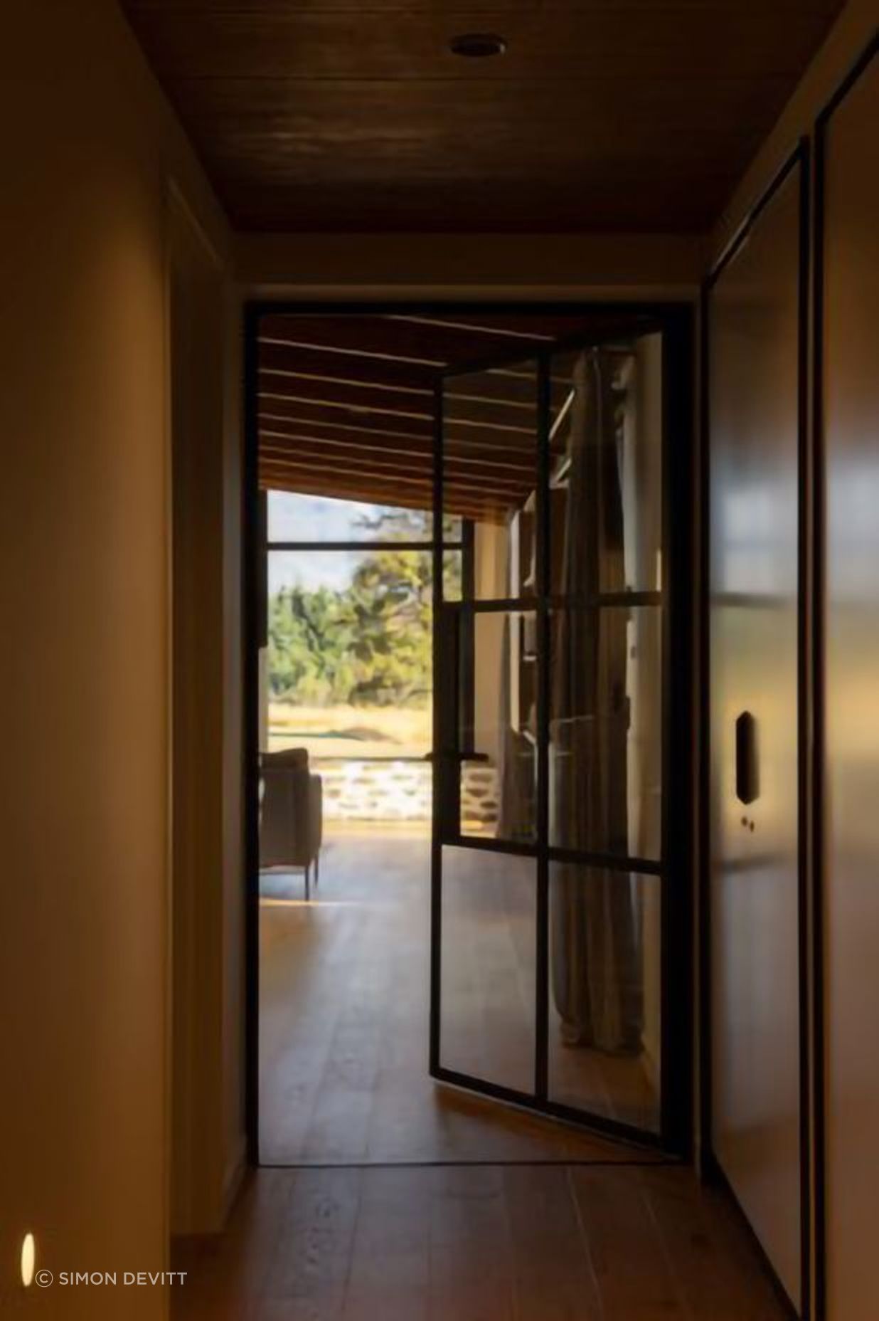 rafe-maclean-architects-roys-peak-house-02-265x397.jpg