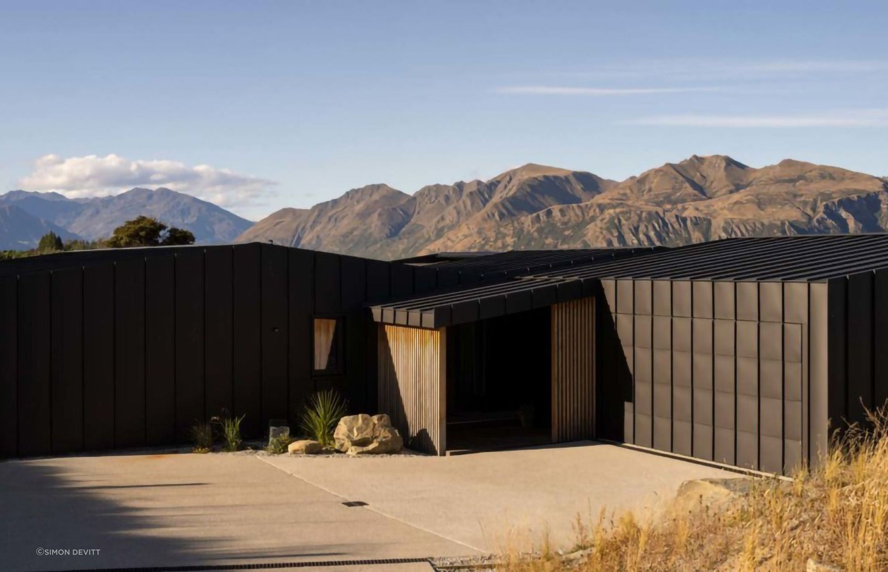 rafe-maclean-architects-roys-peak-house-09-1280x547.jpg