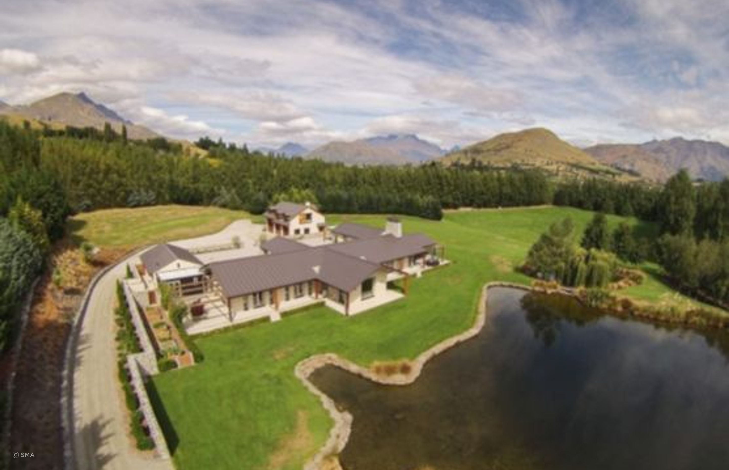 realestateimagesfrom22shotoverroadmainhouse.jpg