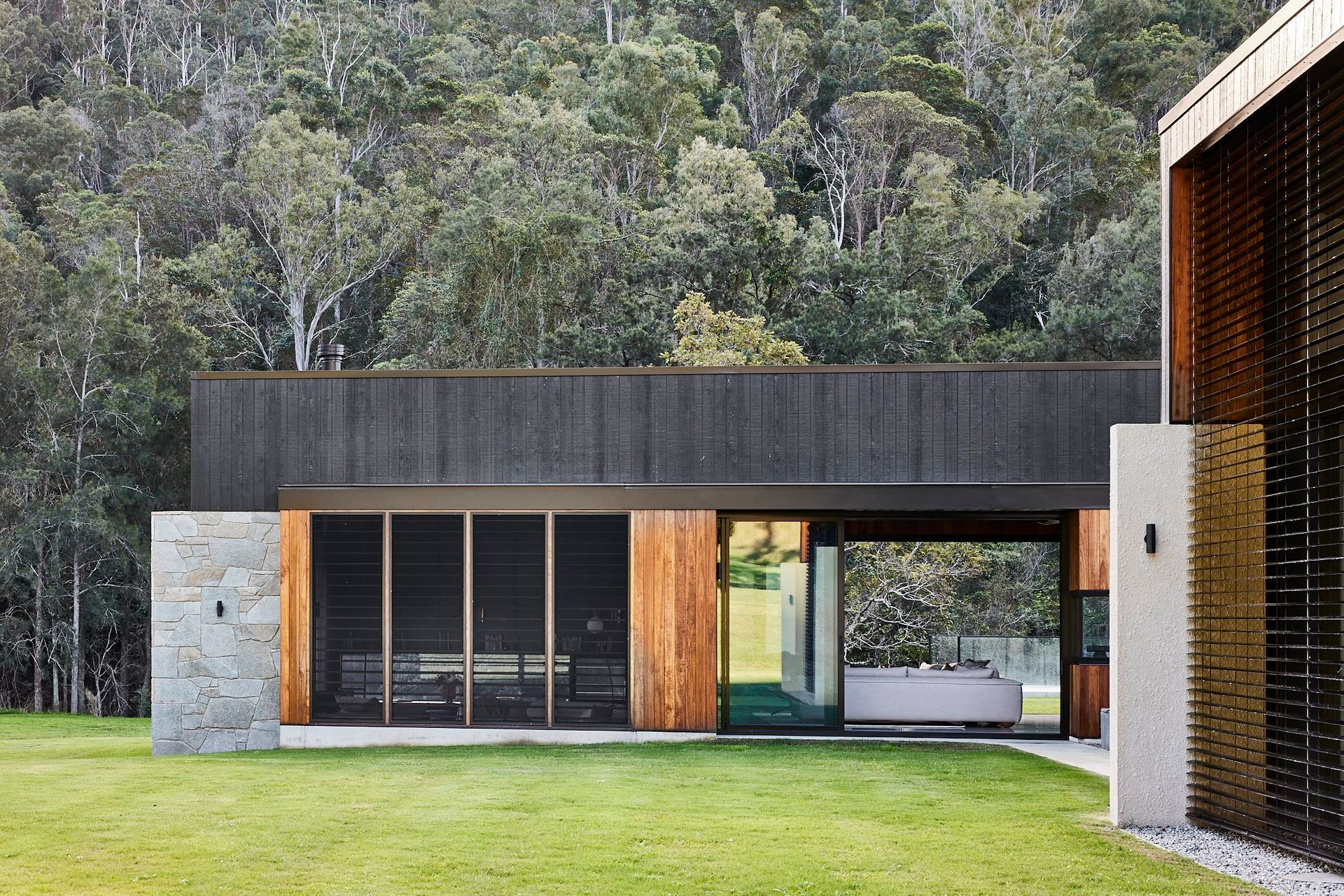 shaun-lockyer-architects-amaroo-queensland-architecture-charred-timber-cladding-stone.jpg