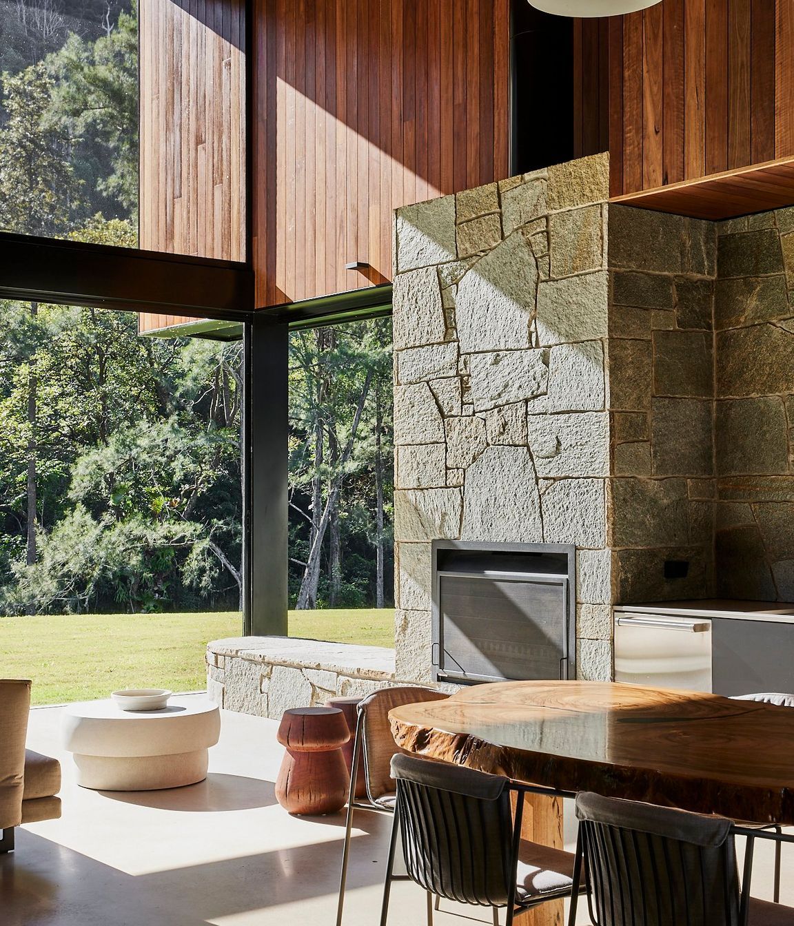 shaun-lockyer-architects-amaroo-queenslandl-interior-design-outdoor-living-fireplace-stone-timber-v2.jpg