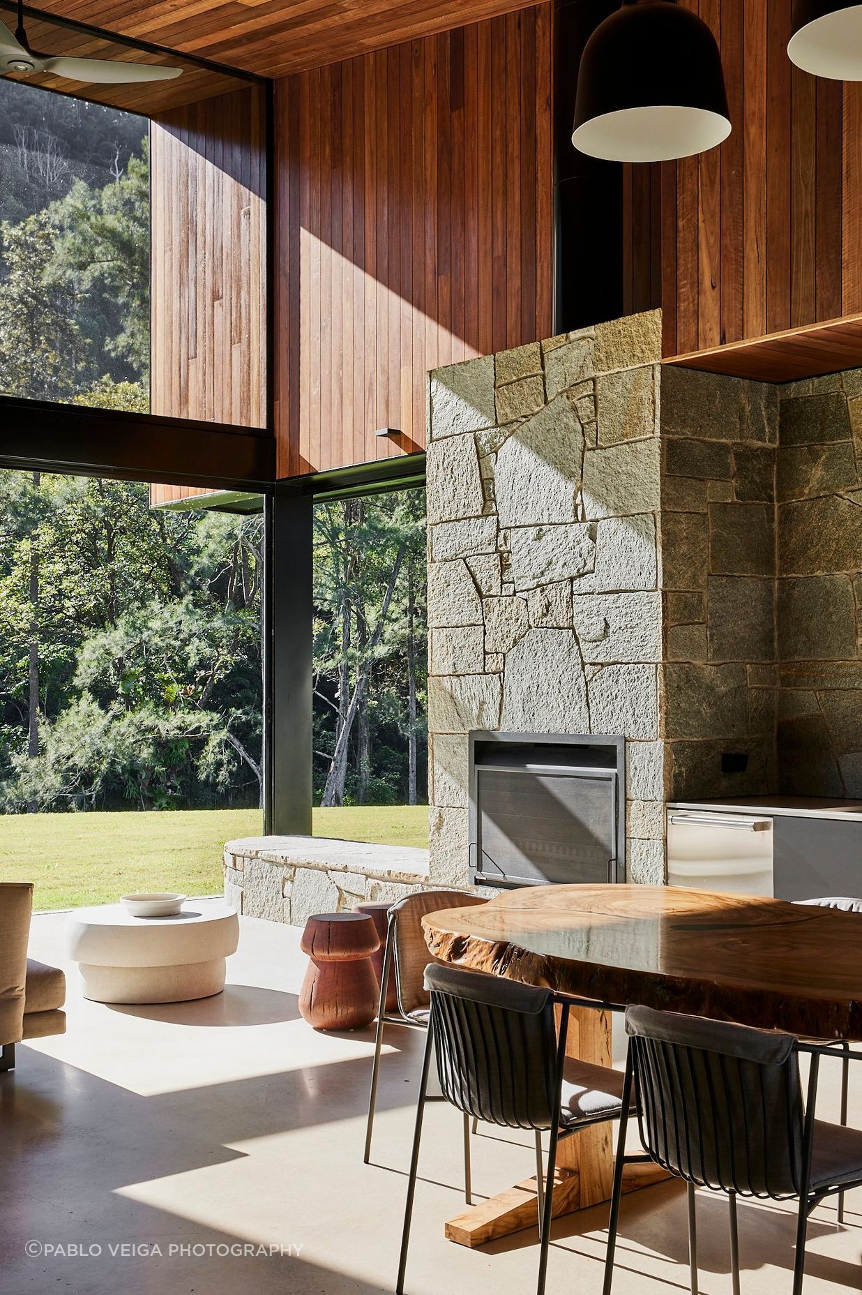 shaun-lockyer-architects-amaroo-queenslandl-interior-design-outdoor-living-fireplace-stone-timber-v2.jpg