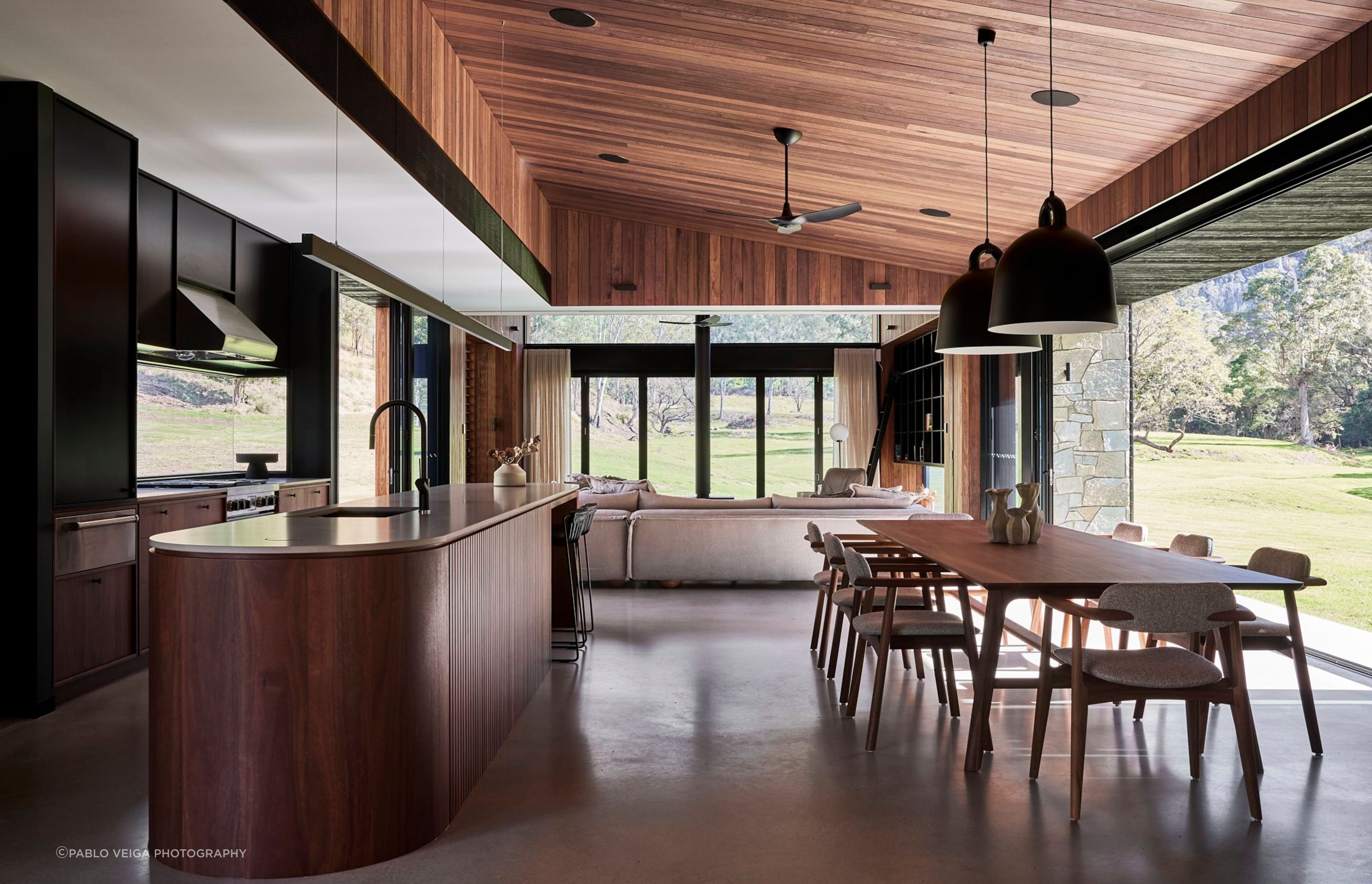 shaun-lockyer-architects-amaroo-regional-interior-design-kitchen-living-dining-room-timber.jpg
