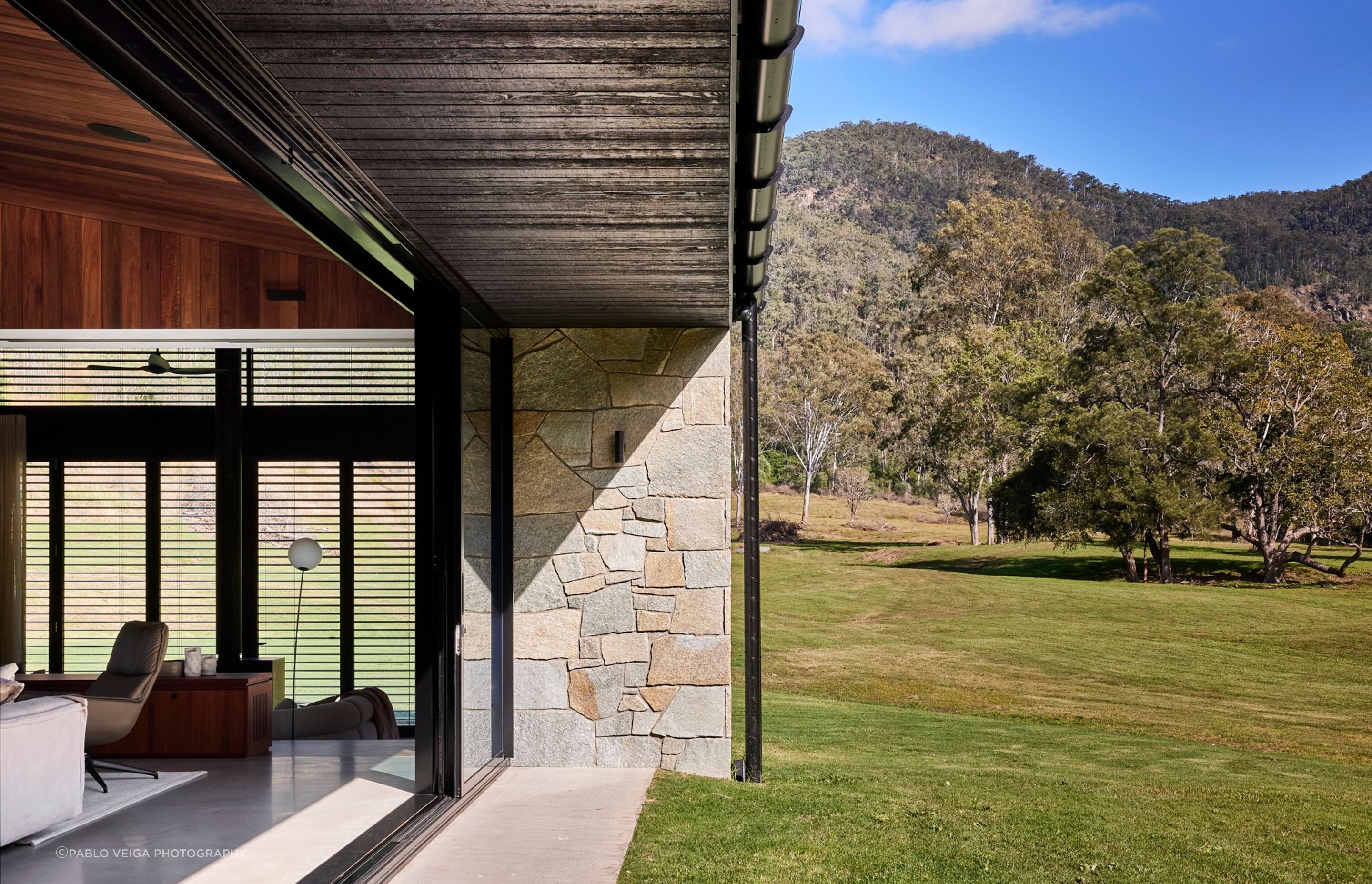 shaun-lockyer-architects-amaroo-rural-architecture-timber-cladding-stone-indoor-outdoor.jpg
