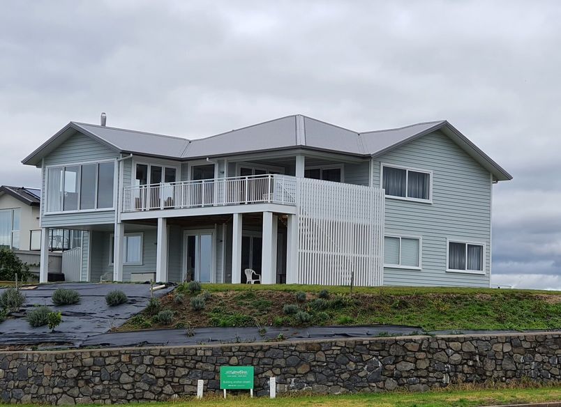 Omokoroa House