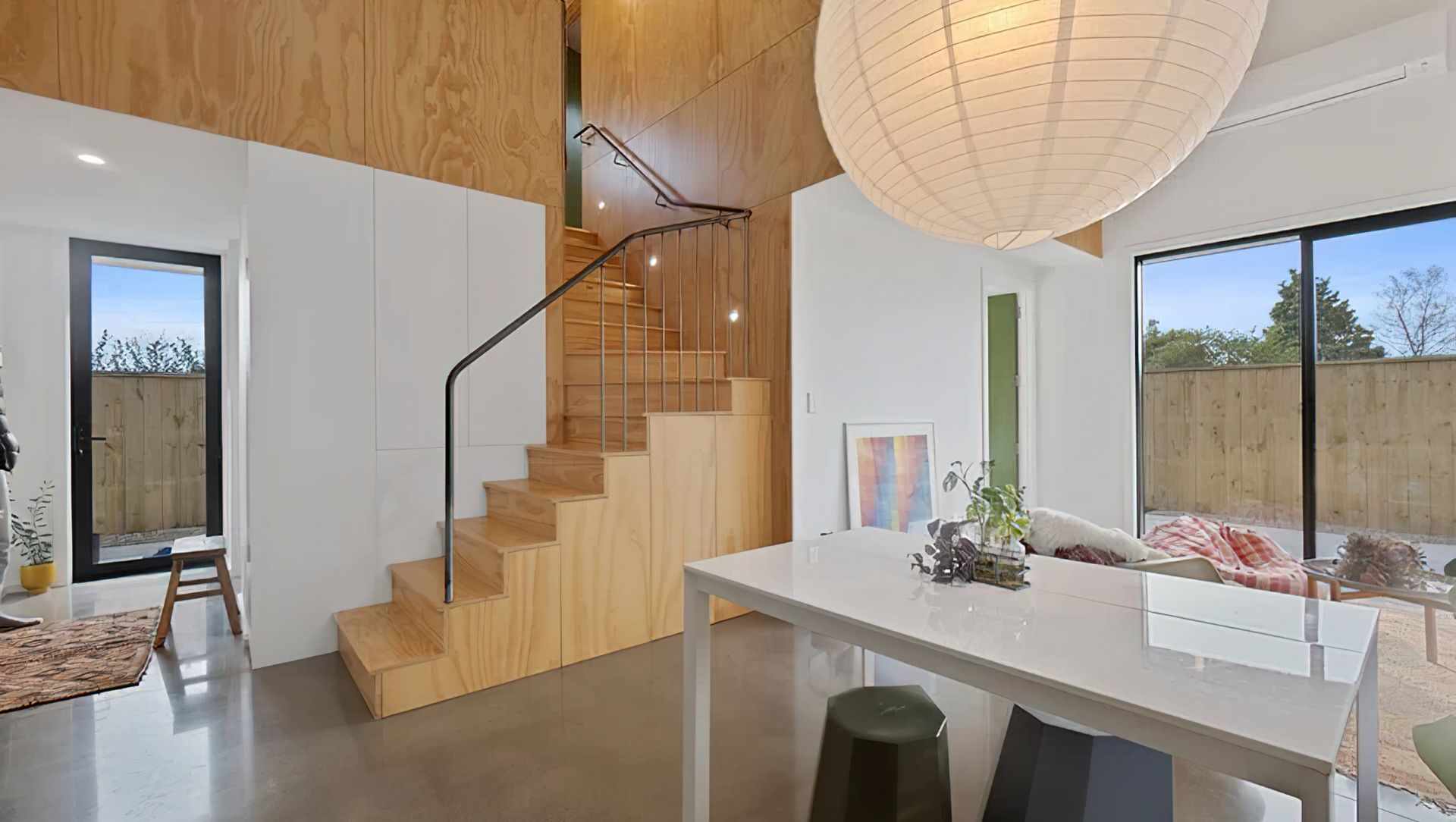 Little Beauty banner