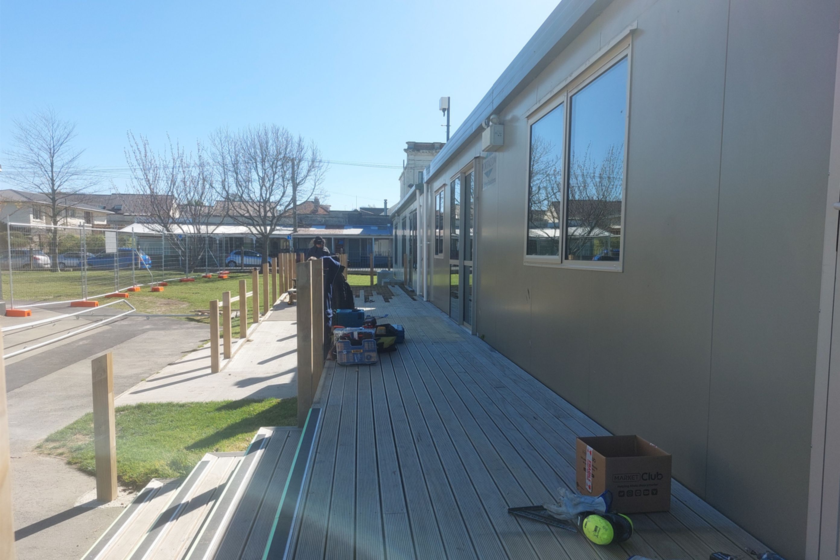 18-Fenwick-Primary-School-Oamaru-Long-view-from-the-top-of-the-deck-looking-north-from-the-learning-spaces-JDBuilders.jpg