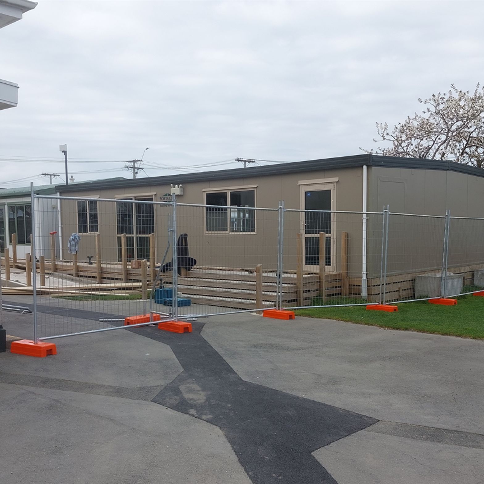 21-Fenwick-Primary-School-Oamaru-Security-fencing-in-place-to-protect-the-teachers-and-staff-looking-from-the-south-JDBuilders.jpg