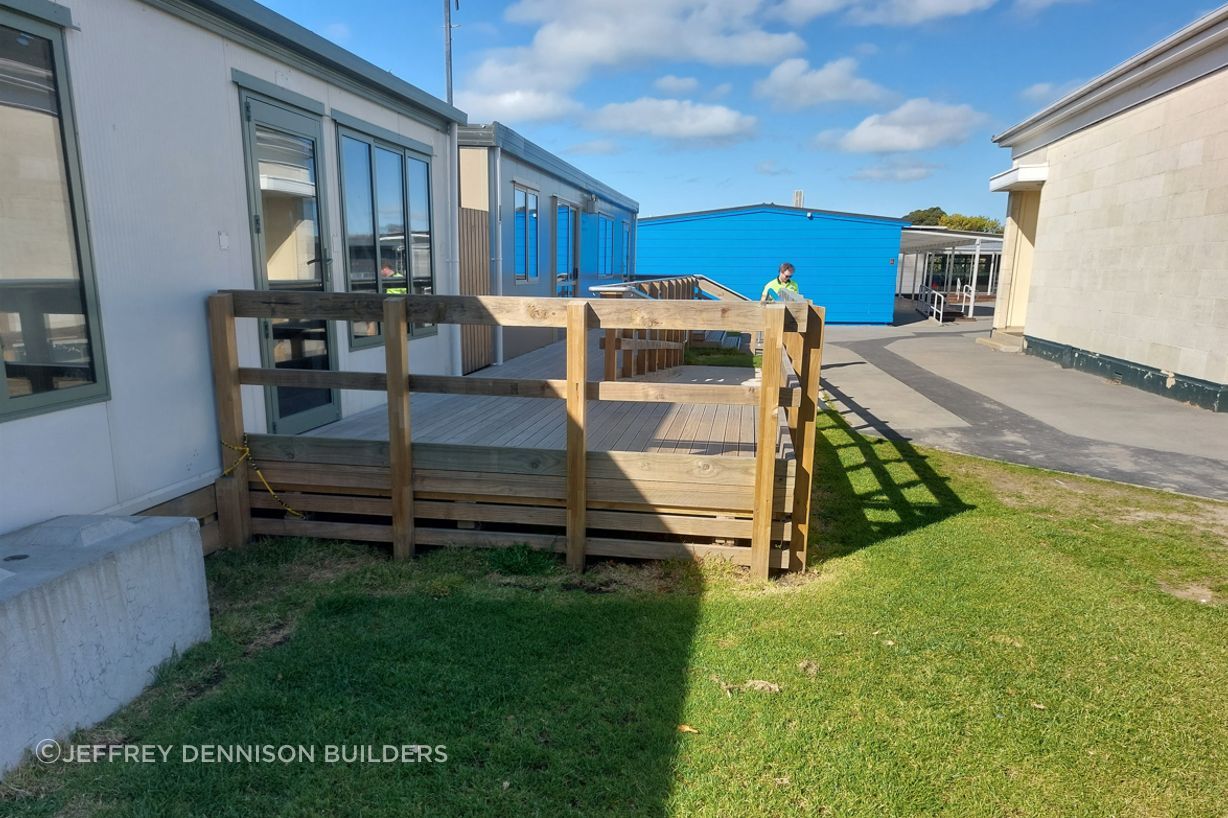 3-Fenwick-Primary-School-Oamaru-Getting-set-up-for-deconstruction-JDBuilders.jpg