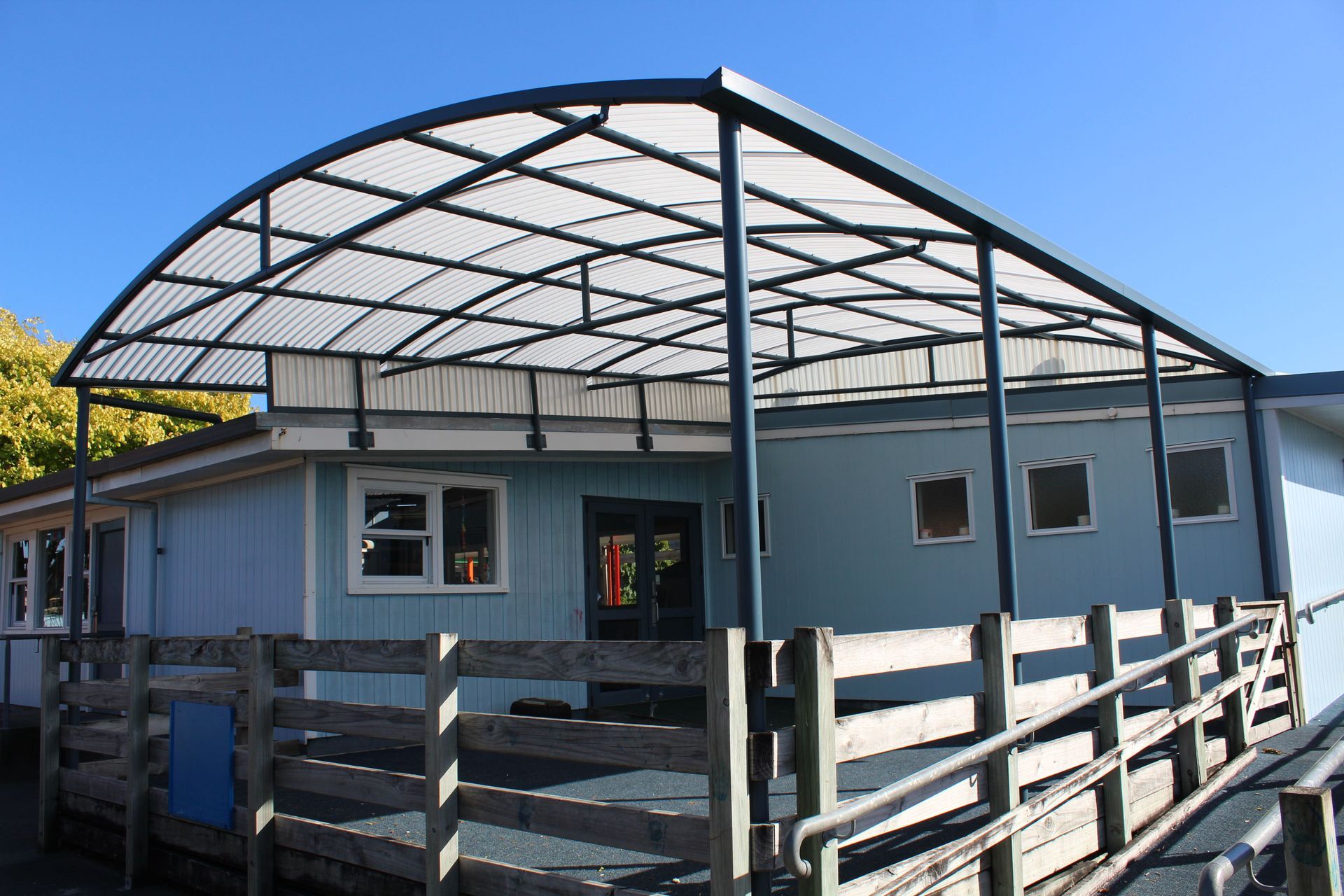 Archgola Hamilton North School