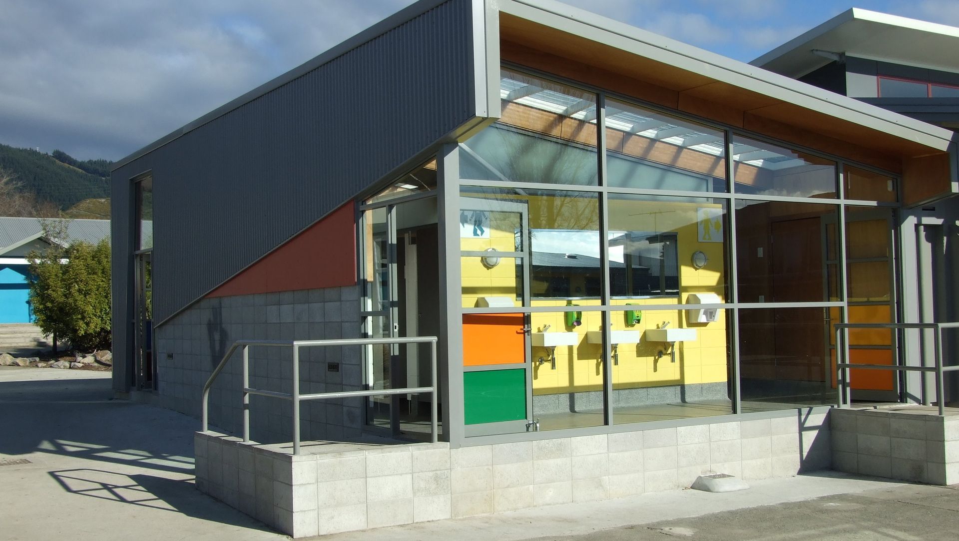 Waimea Intermediate Superloo banner