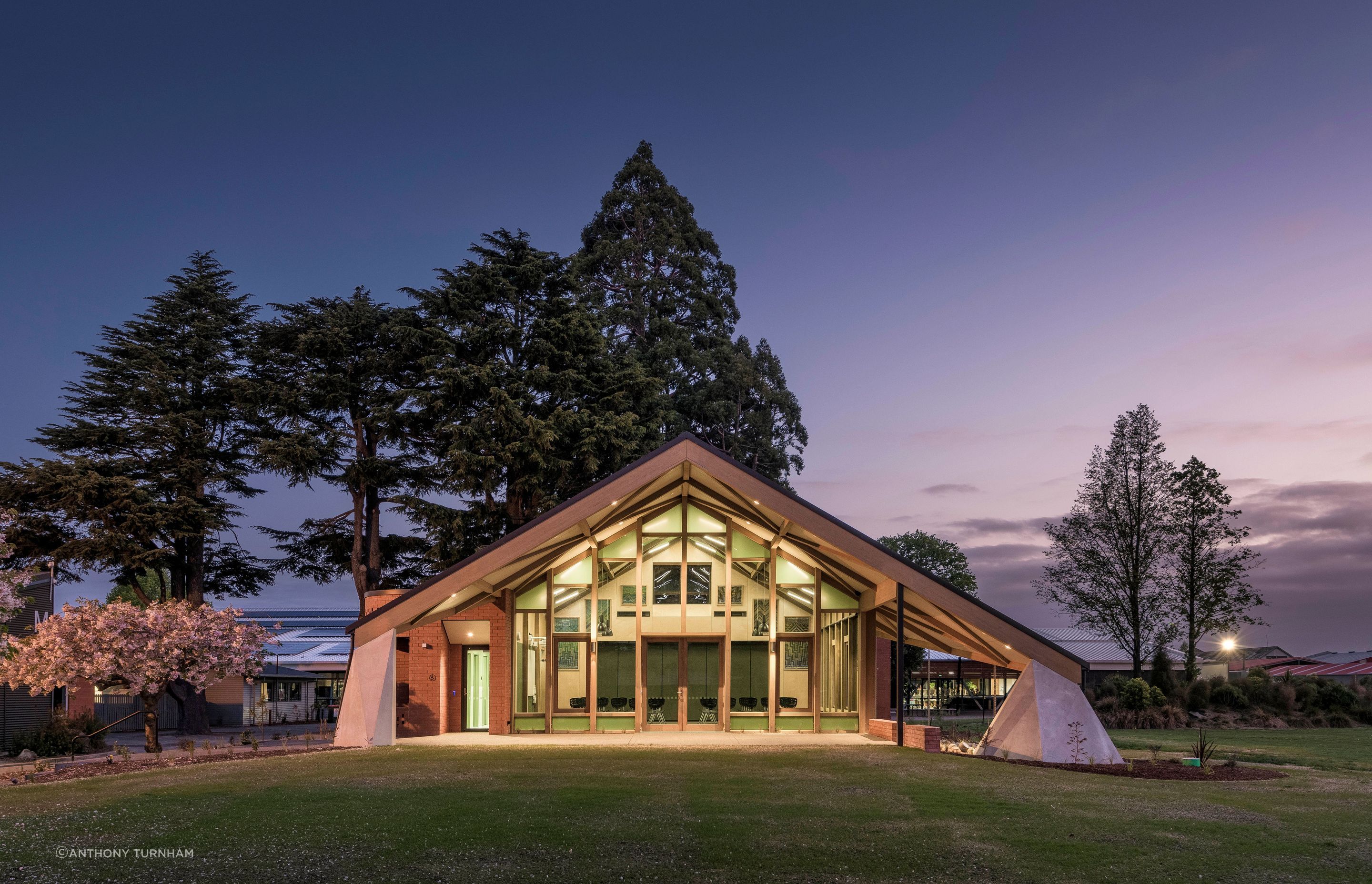 Te-ao-Marama-Rangiora-High-SchoolNorth-Elevation-EveningAnthony-Turnham2.jpg