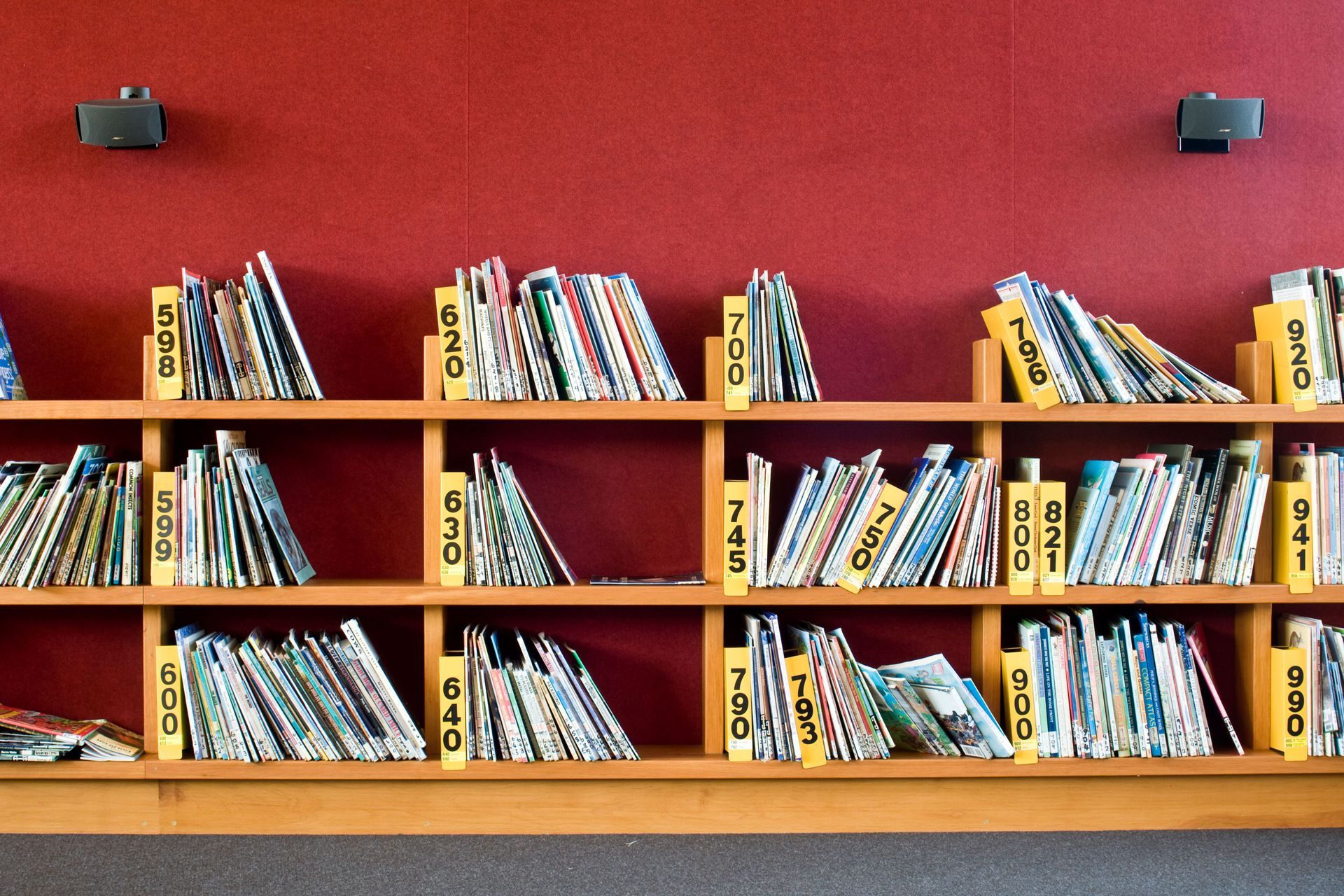 Wainui Beach School Library