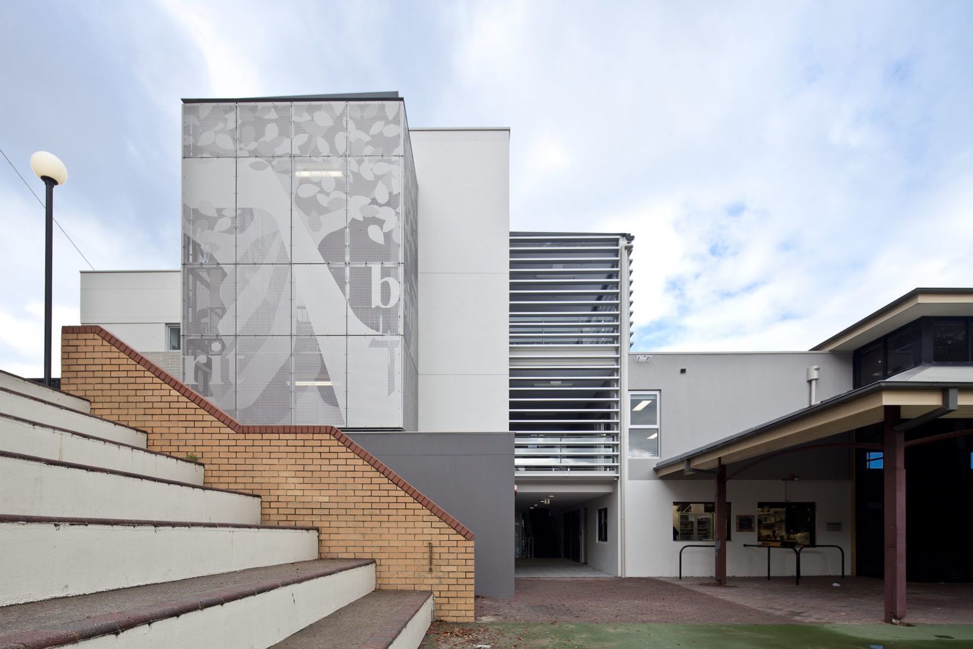 ##Emanuel School (LINC and Life Science)